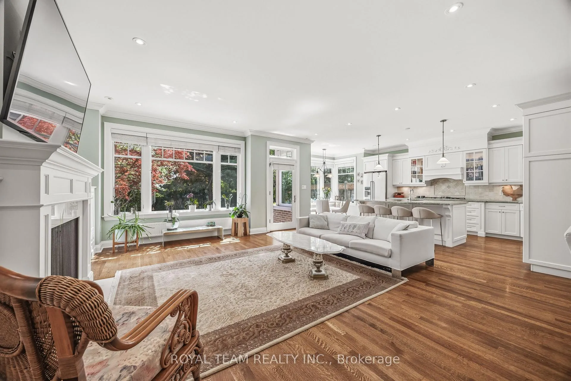 Photo 7 of 107 Esgore Drive, Toronto, Bedford Park-Nortown — HOMEH