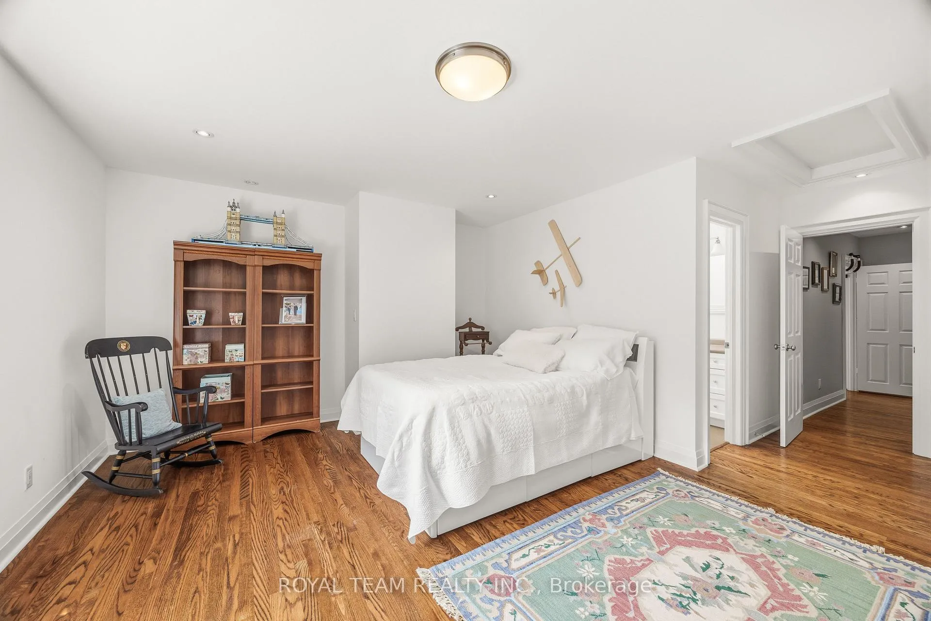 Photo 23 of 107 Esgore Drive, Toronto, Bedford Park-Nortown — HOMEH