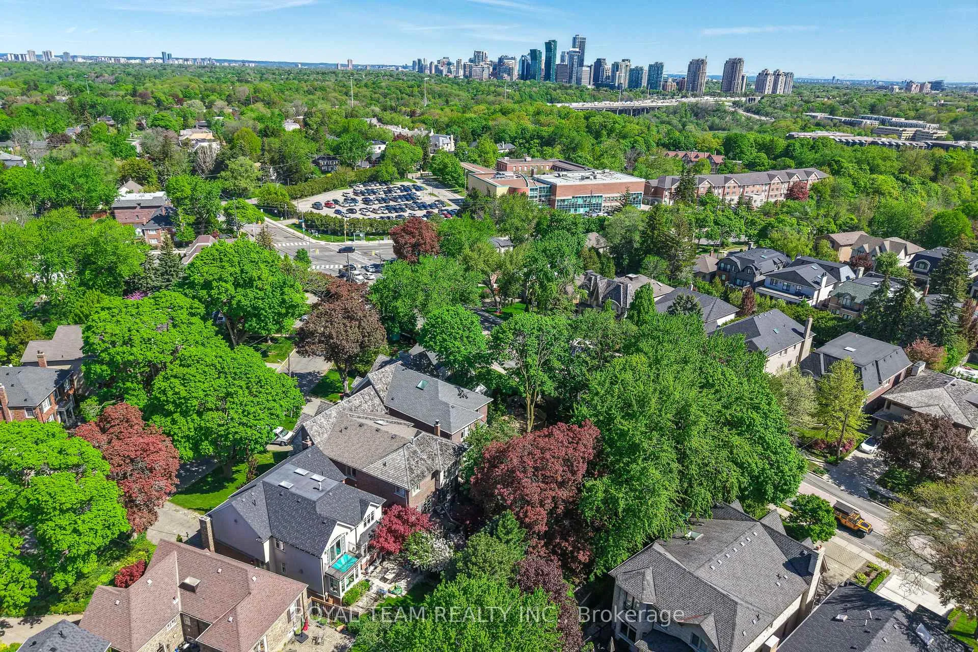 Photo 38 of 107 Esgore Drive, Toronto, Bedford Park-Nortown — HOMEH