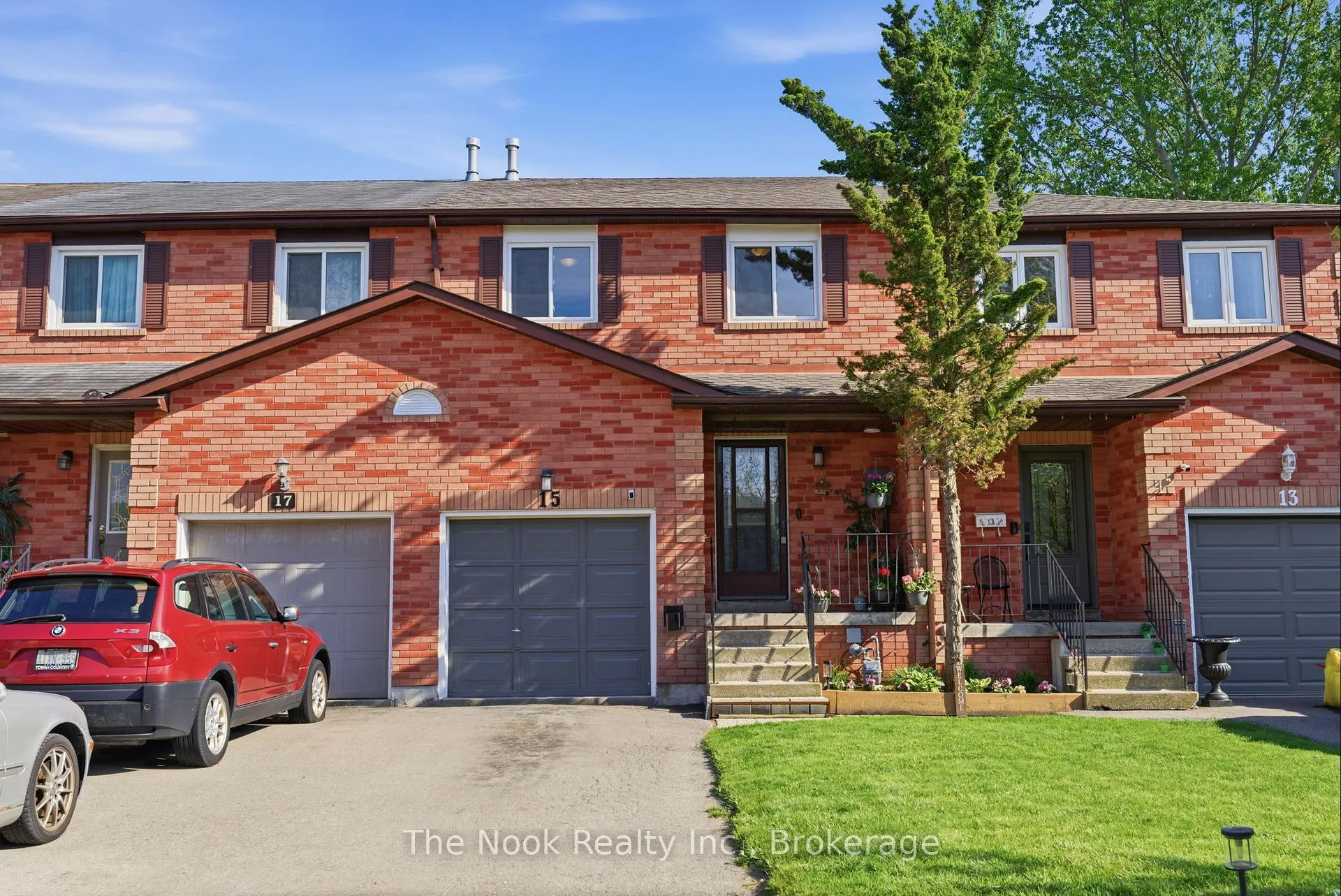 Photo 1 of 15 Chance Court, Clarington, Bowmanville — HOMEH