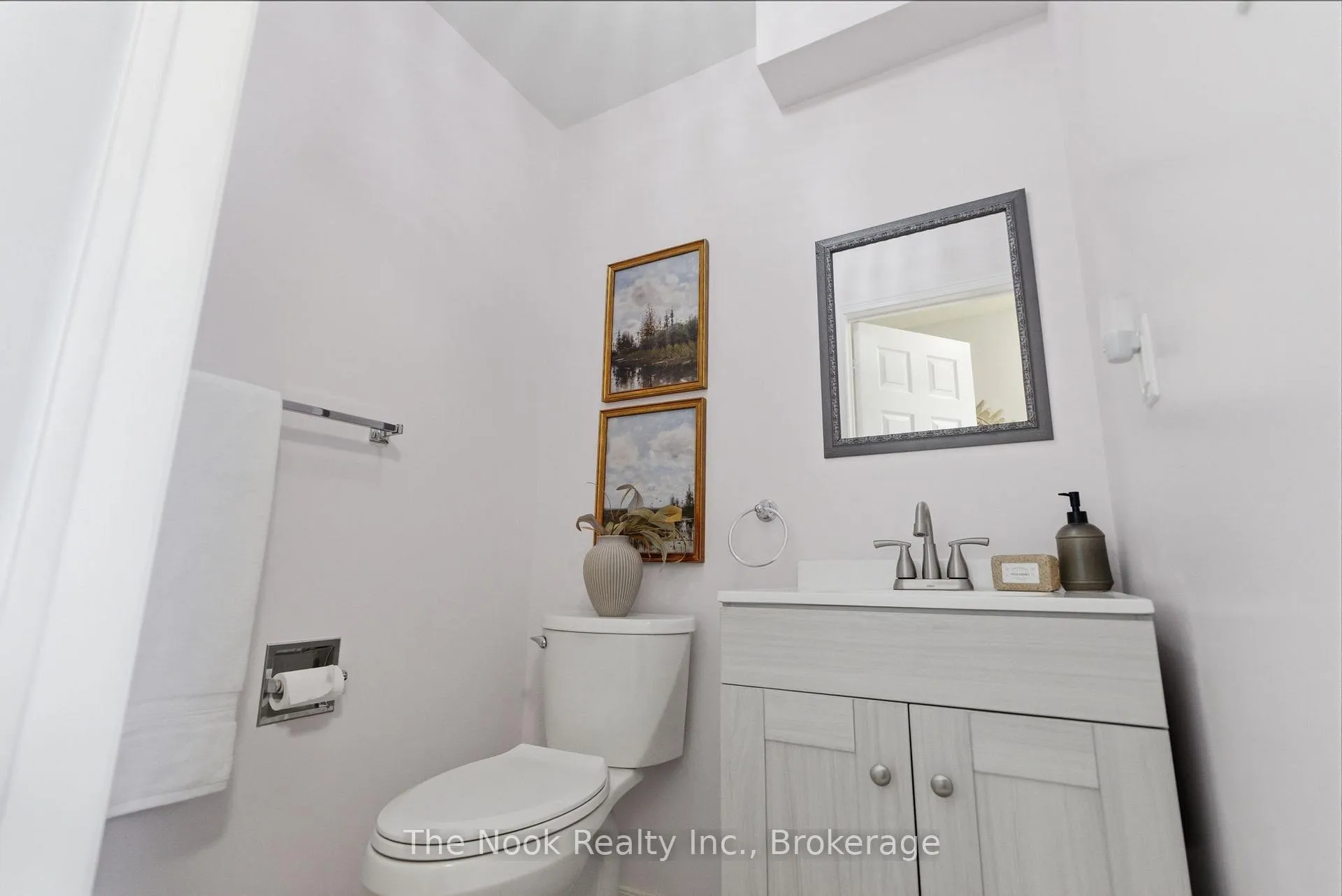 Photo 6 of 15 Chance Court, Clarington, Bowmanville — HOMEH