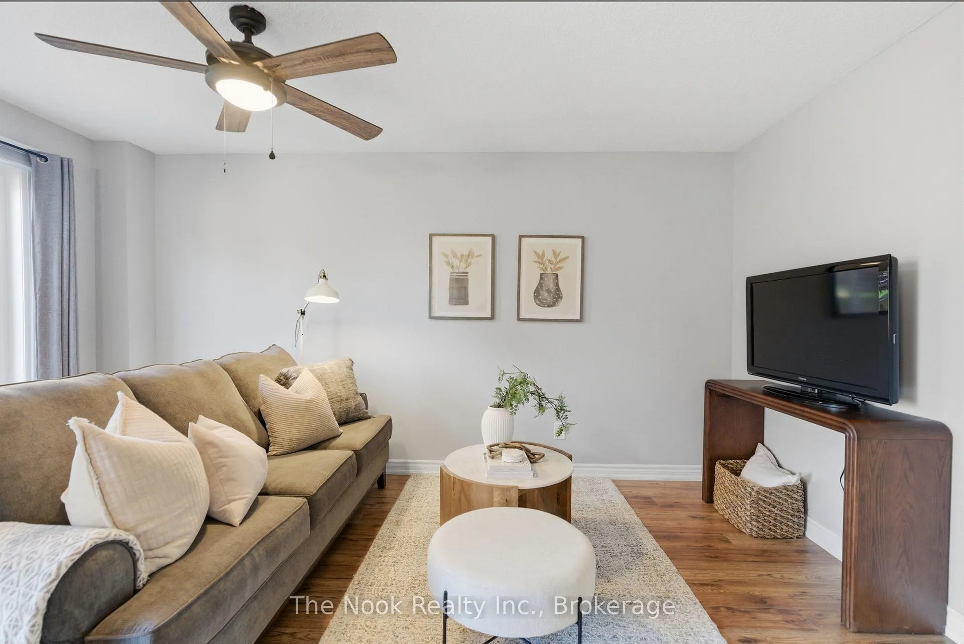 Photo 10 of 15 Chance Court, Clarington, Bowmanville — HOMEH