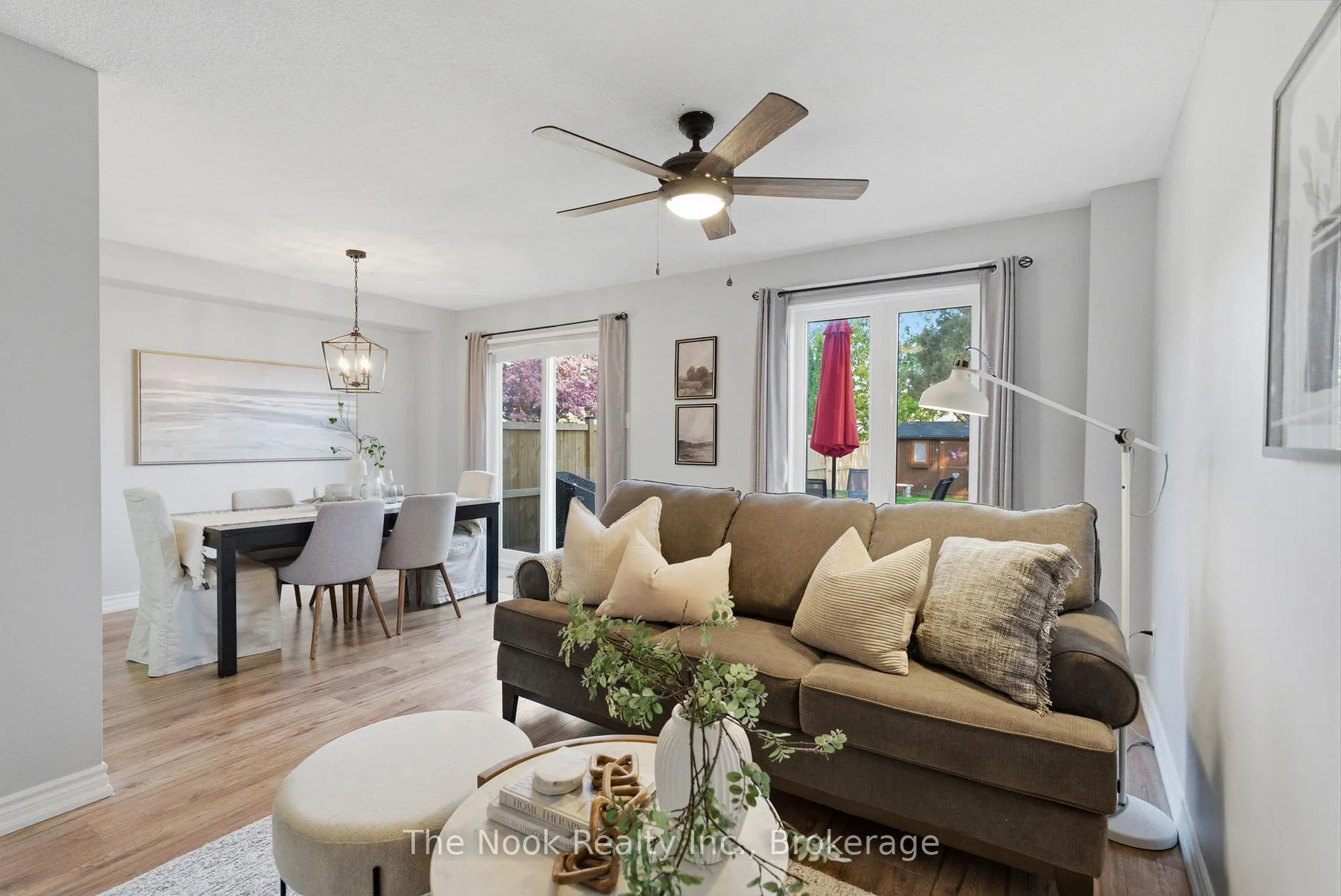 Photo 12 of 15 Chance Court, Clarington, Bowmanville — HOMEH
