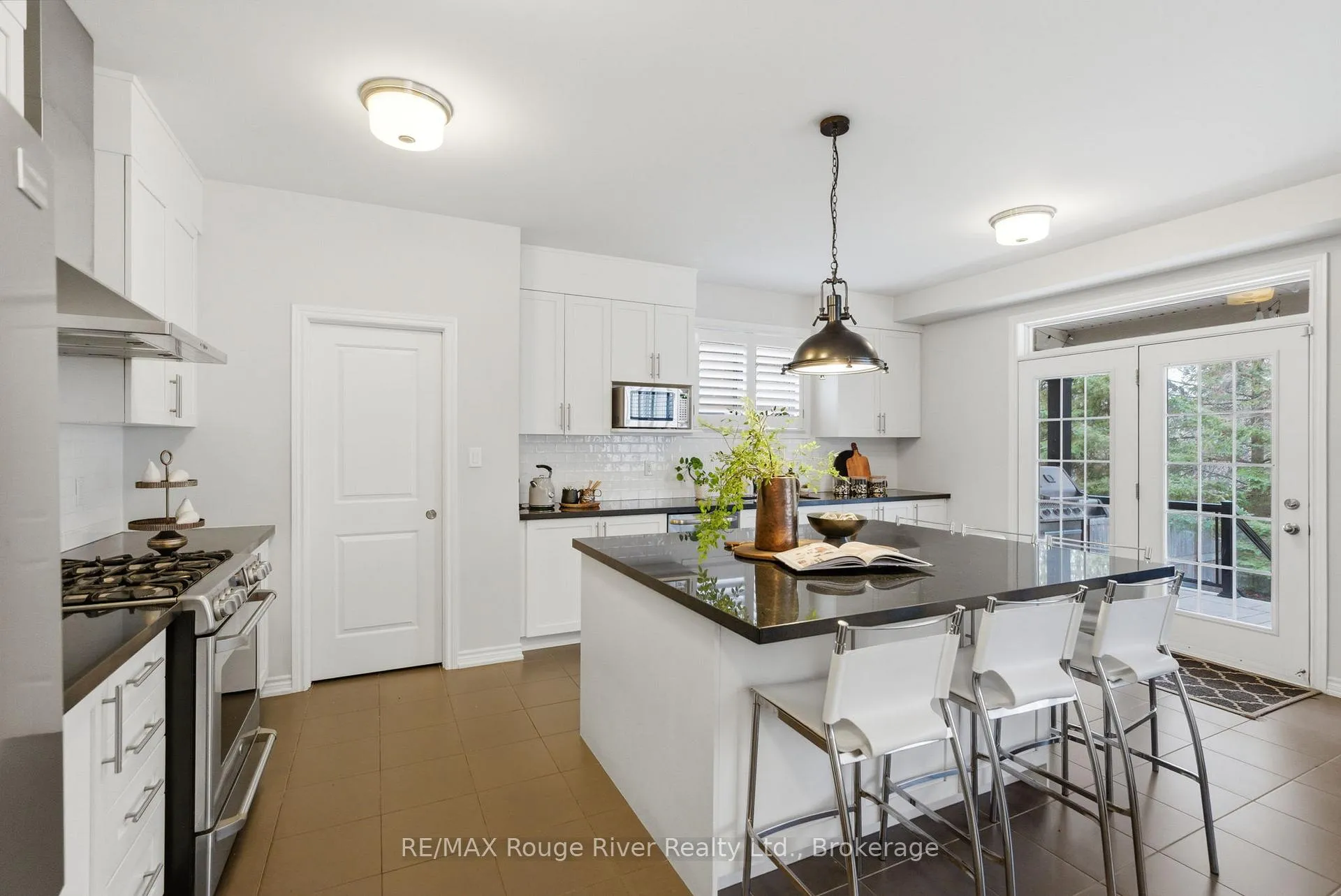 Photo 9 of 82 Burning Springs Place, Whitby, Brooklin — HOMEH