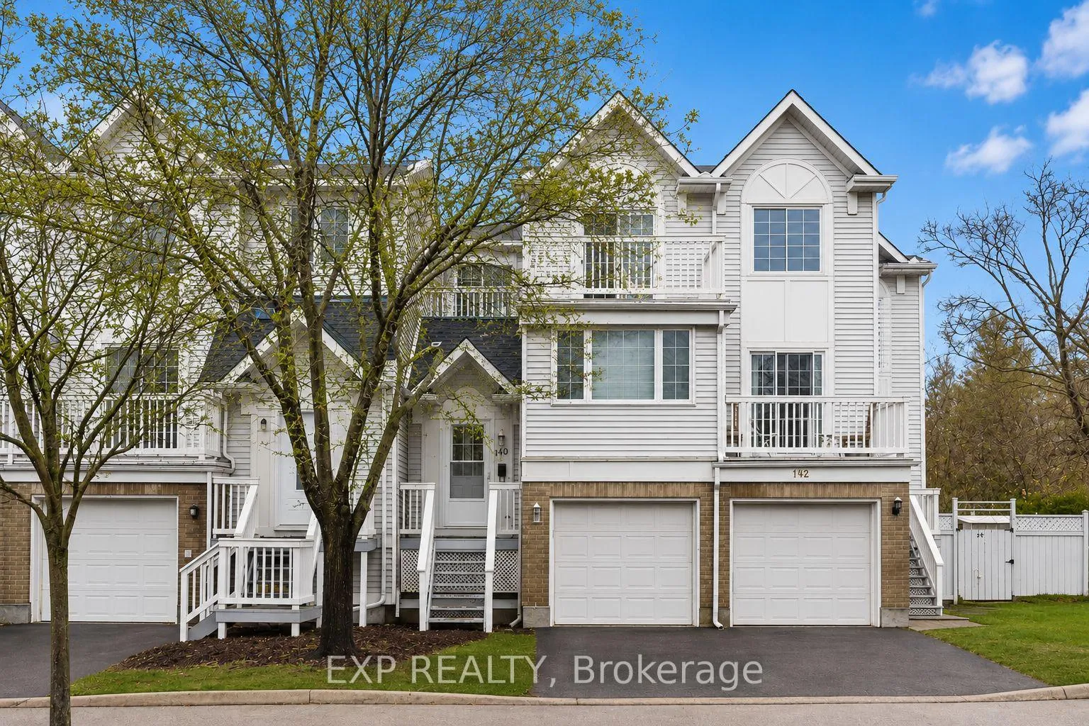 Front of 140 Castlegreen Private