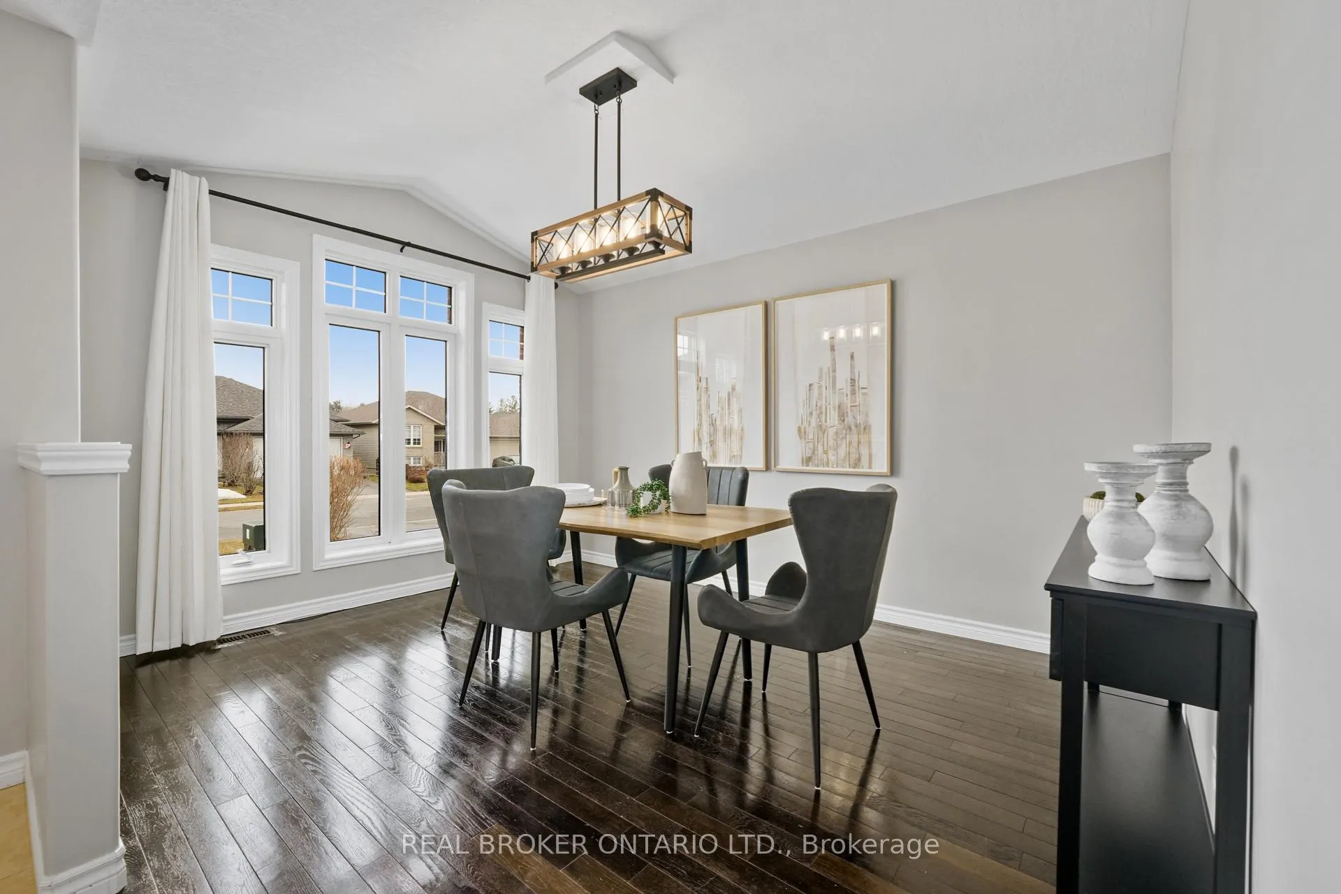 Photo 2 of 31 Fox Den Drive, Brighton, Brighton (Town) — HOMEH