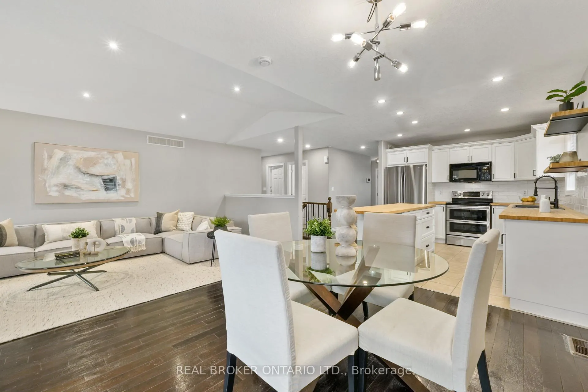 Photo 7 of 31 Fox Den Drive, Brighton, Brighton (Town) — HOMEH