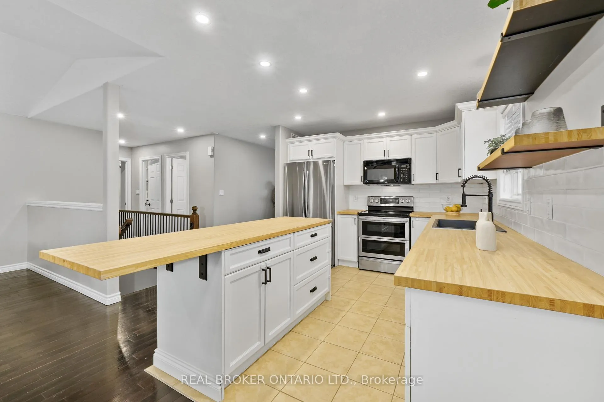 Photo 8 of 31 Fox Den Drive, Brighton, Brighton (Town) — HOMEH