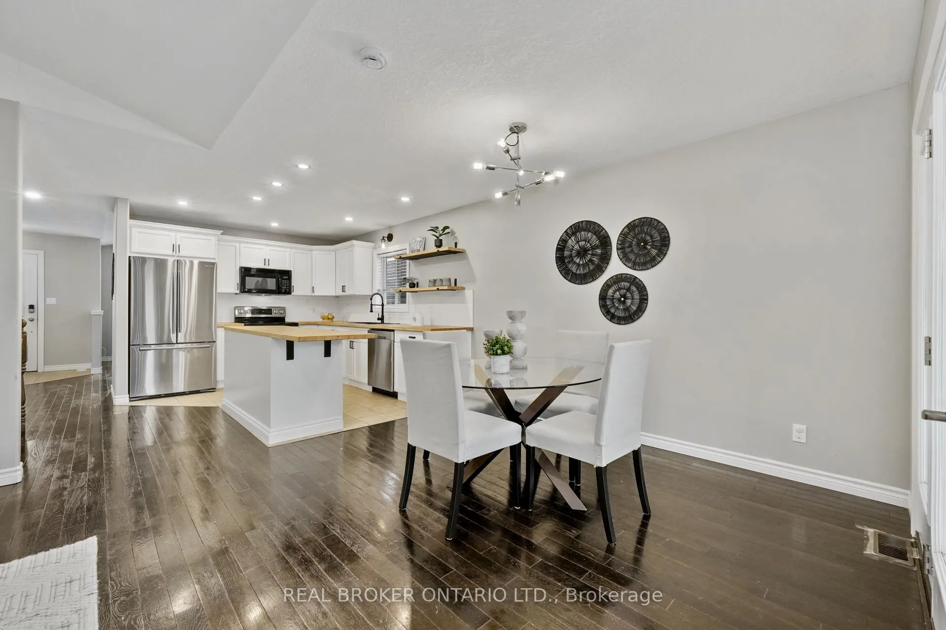 Photo 9 of 31 Fox Den Drive, Brighton, Brighton (Town) — HOMEH
