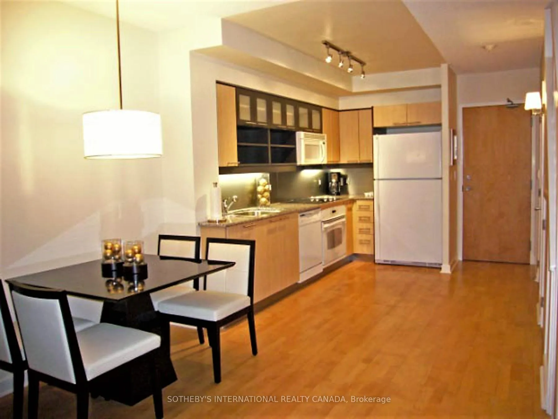 Photo 5 of Unit 922, 36 Blue Jays Way, Toronto, Waterfront Communities — HOMEH