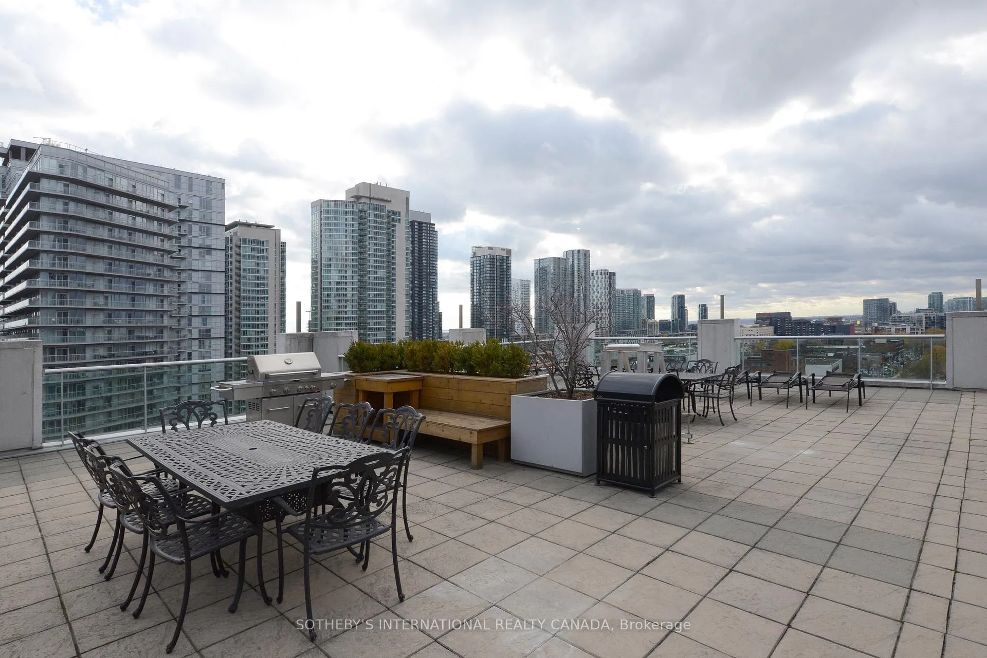 Photo 14 of Unit 922, 36 Blue Jays Way, Toronto, Waterfront Communities — HOMEH