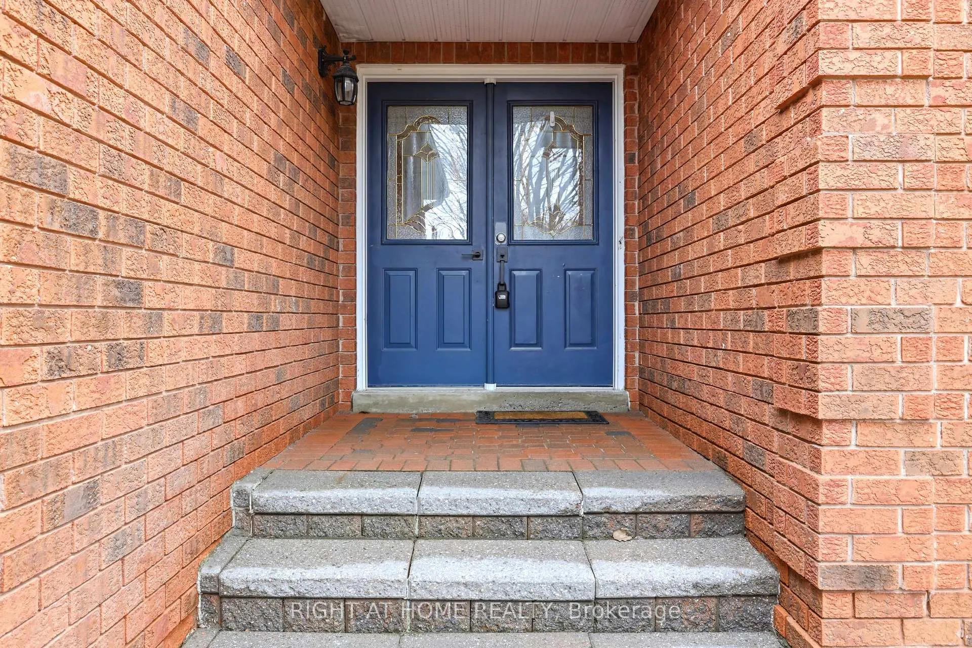Photo 2 of 36 Ravenview Drive, Whitby, Rolling Acres — HOMEH