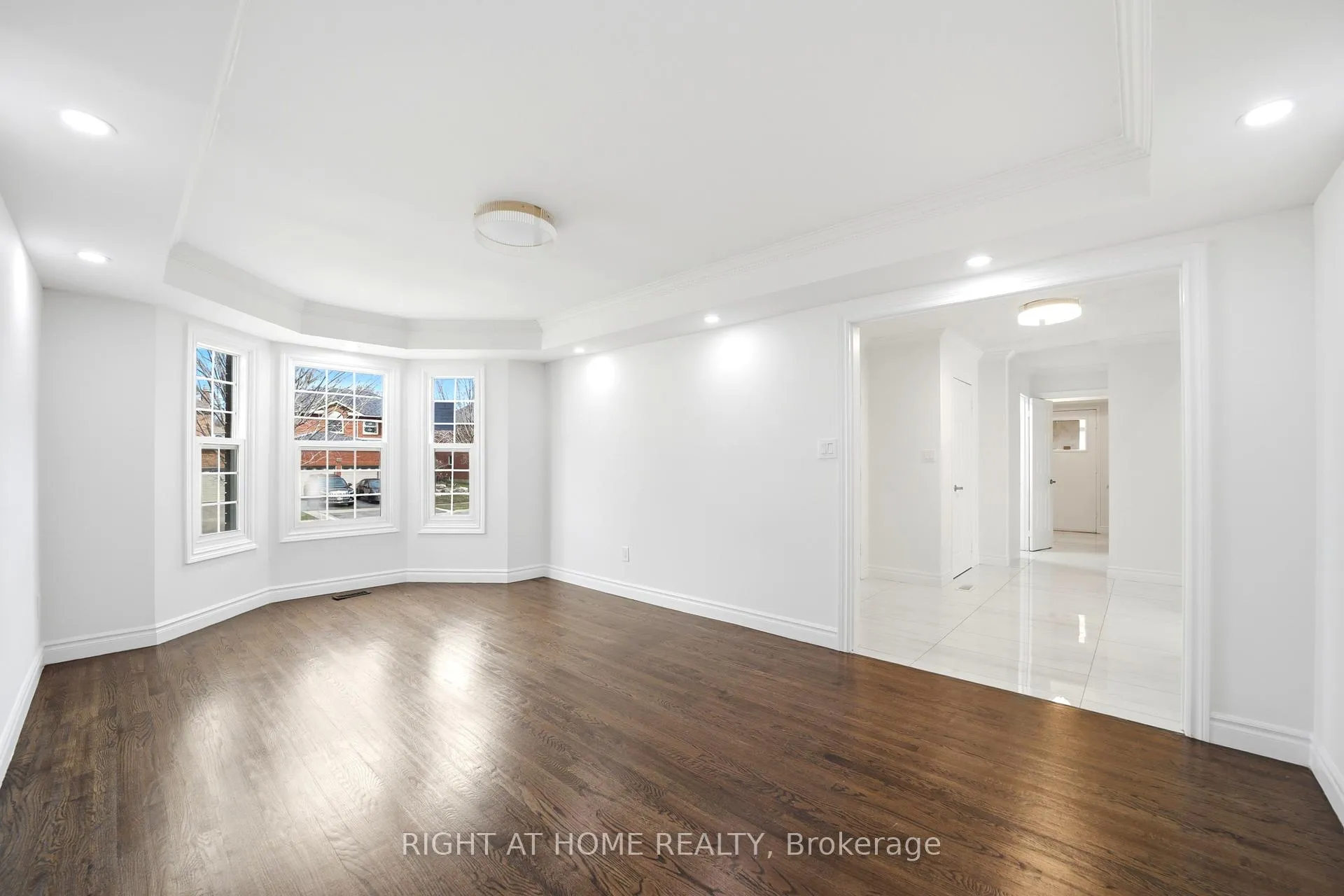 Photo 6 of 36 Ravenview Drive, Whitby, Rolling Acres — HOMEH