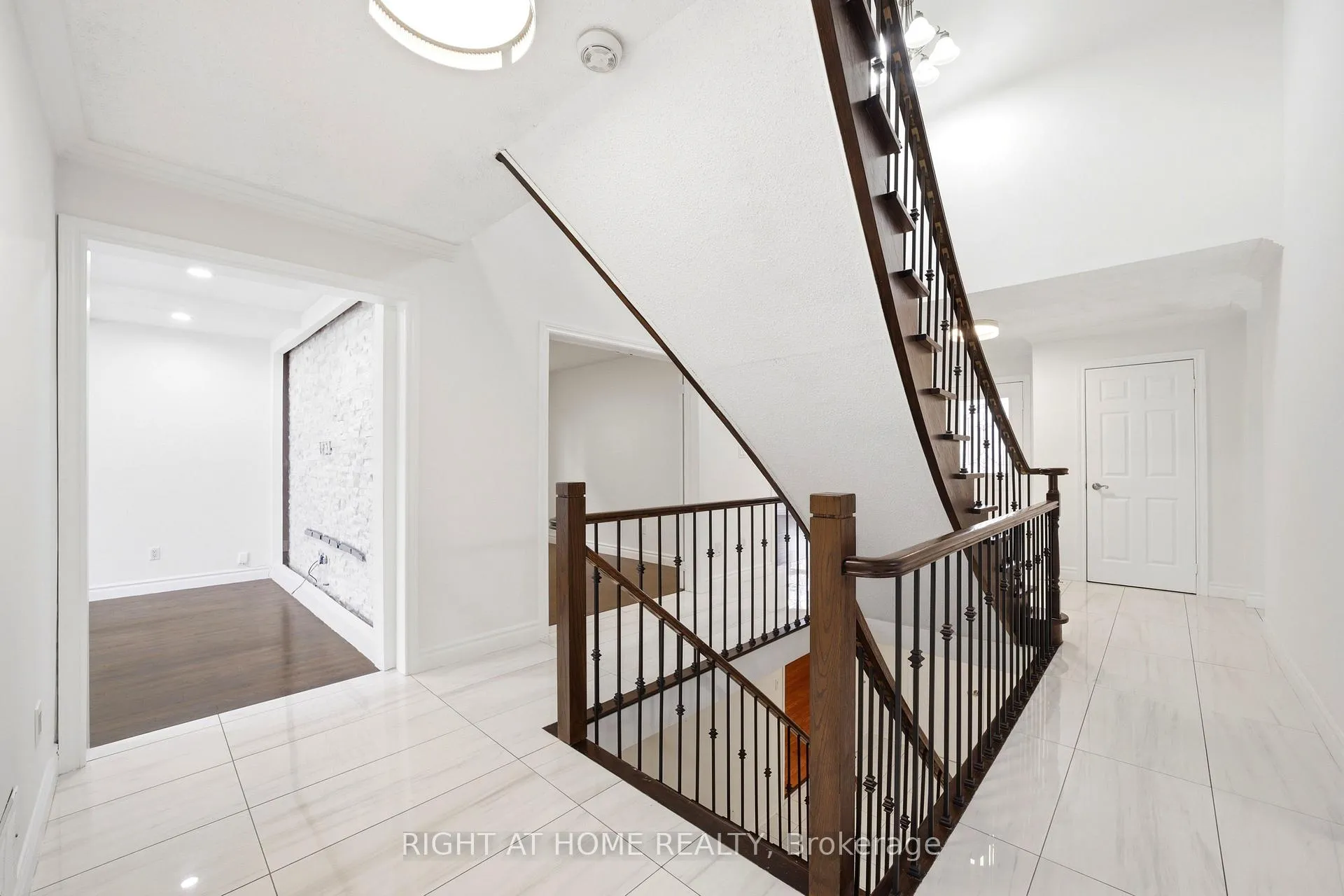 Photo 9 of 36 Ravenview Drive, Whitby, Rolling Acres — HOMEH