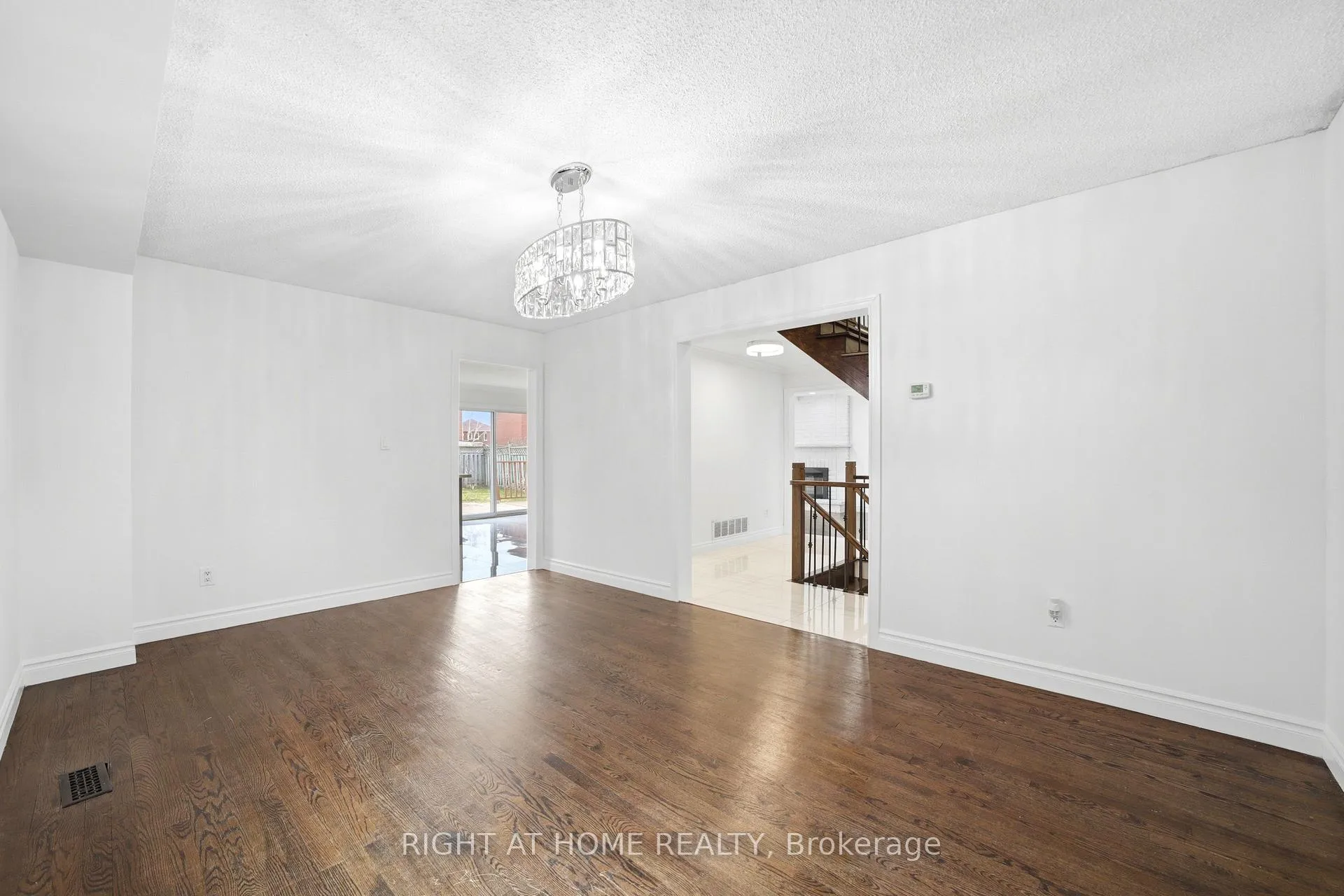 Photo 12 of 36 Ravenview Drive, Whitby, Rolling Acres — HOMEH