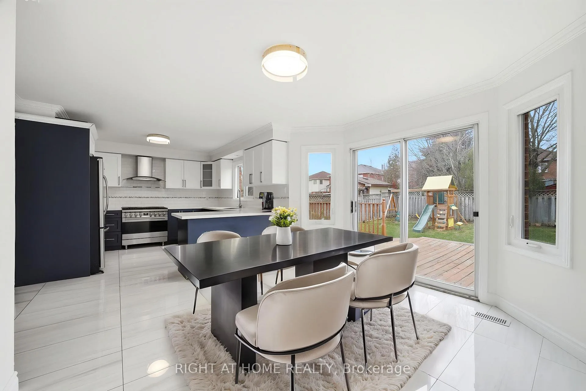 Photo 18 of 36 Ravenview Drive, Whitby, Rolling Acres — HOMEH