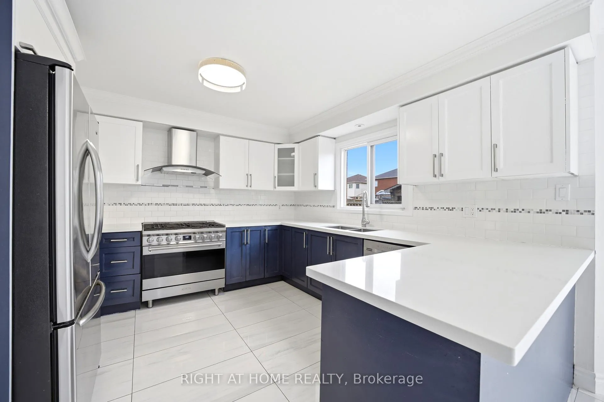 Photo 20 of 36 Ravenview Drive, Whitby, Rolling Acres — HOMEH
