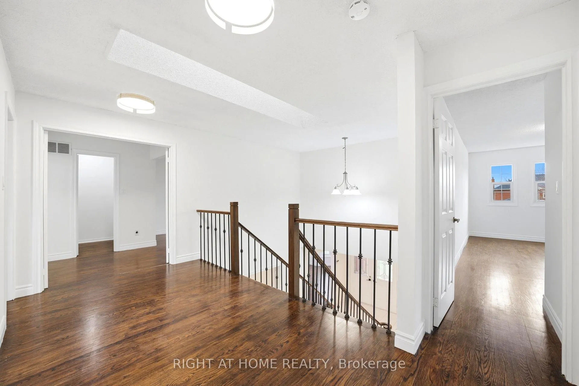 Photo 23 of 36 Ravenview Drive, Whitby, Rolling Acres — HOMEH