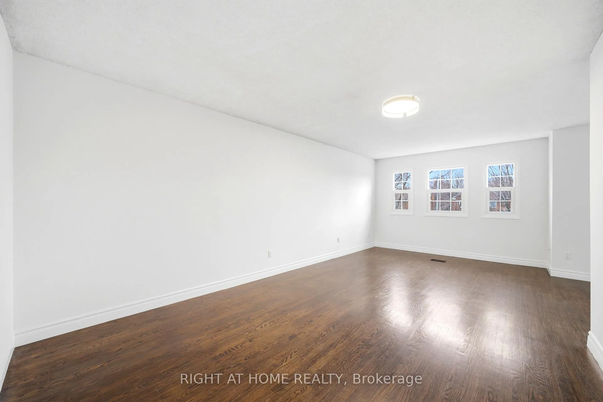 Photo 26 of 36 Ravenview Drive, Whitby, Rolling Acres — HOMEH