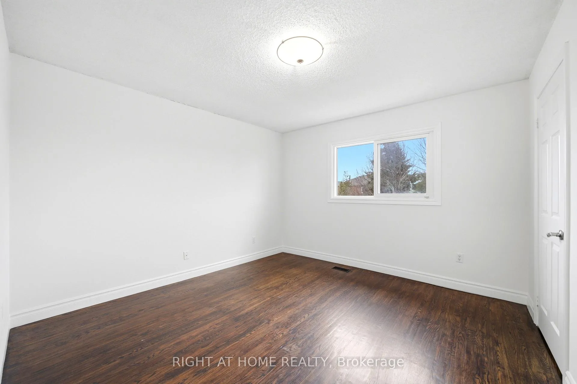 Photo 31 of 36 Ravenview Drive, Whitby, Rolling Acres — HOMEH
