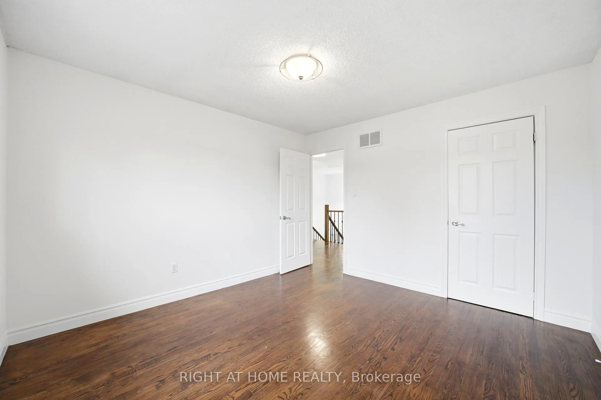 Photo 34 of 36 Ravenview Drive, Whitby, Rolling Acres — HOMEH