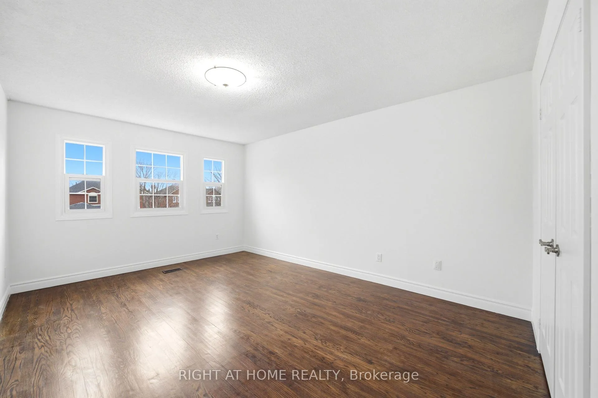 Photo 36 of 36 Ravenview Drive, Whitby, Rolling Acres — HOMEH