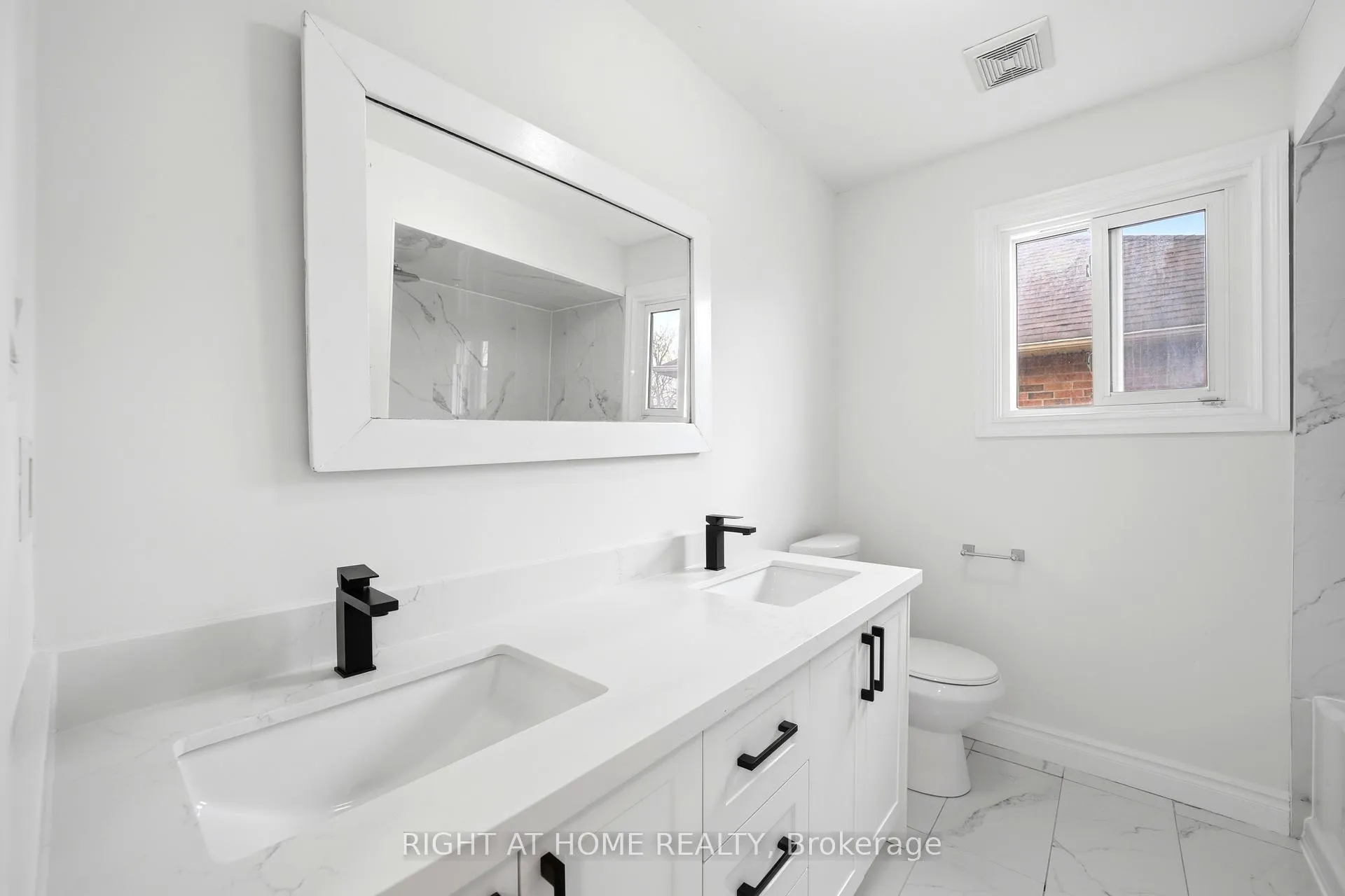Photo 39 of 36 Ravenview Drive, Whitby, Rolling Acres — HOMEH