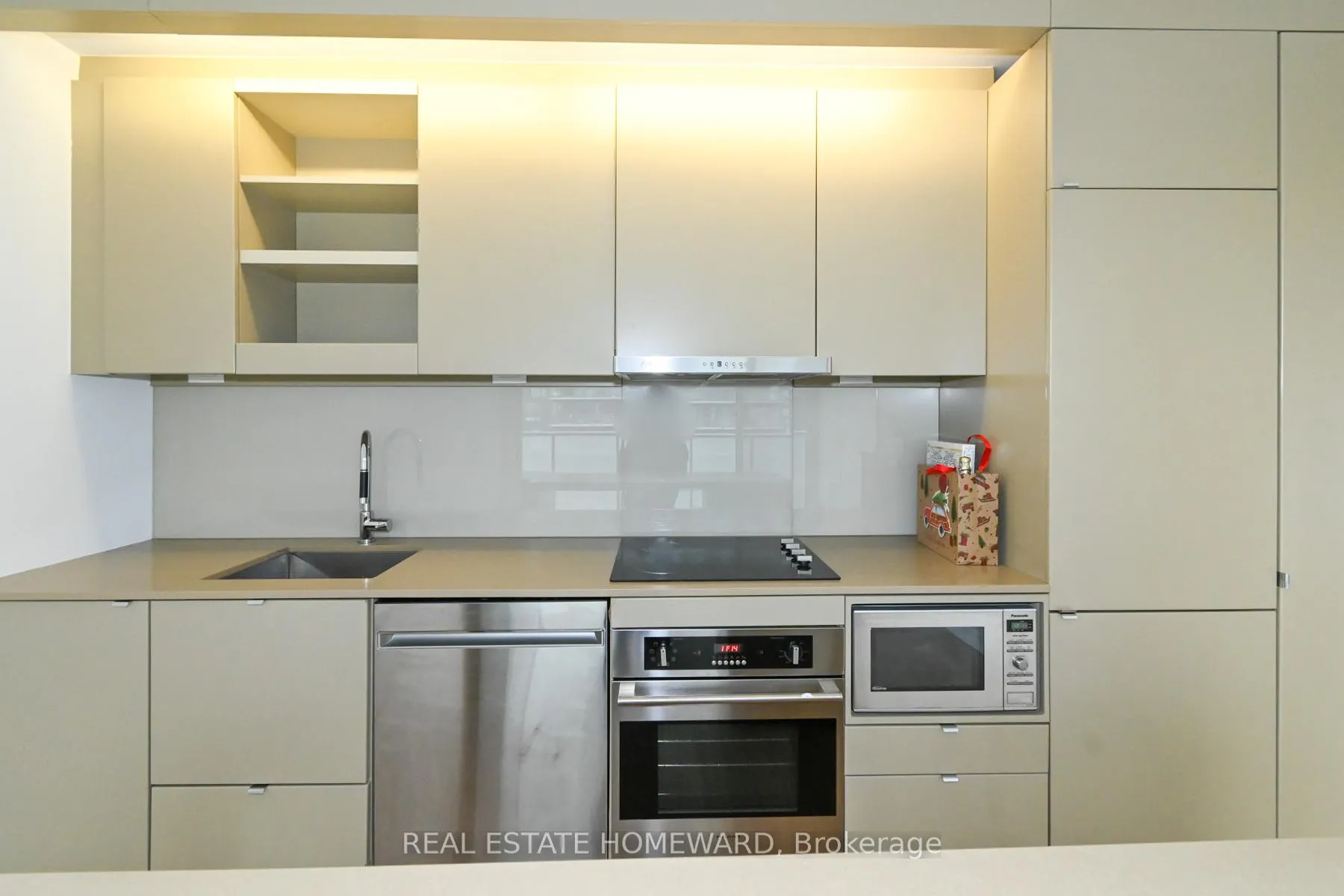 Photo 2 of Unit 3207, 101 Peter Street W, Toronto, Waterfront Communities — HOMEH