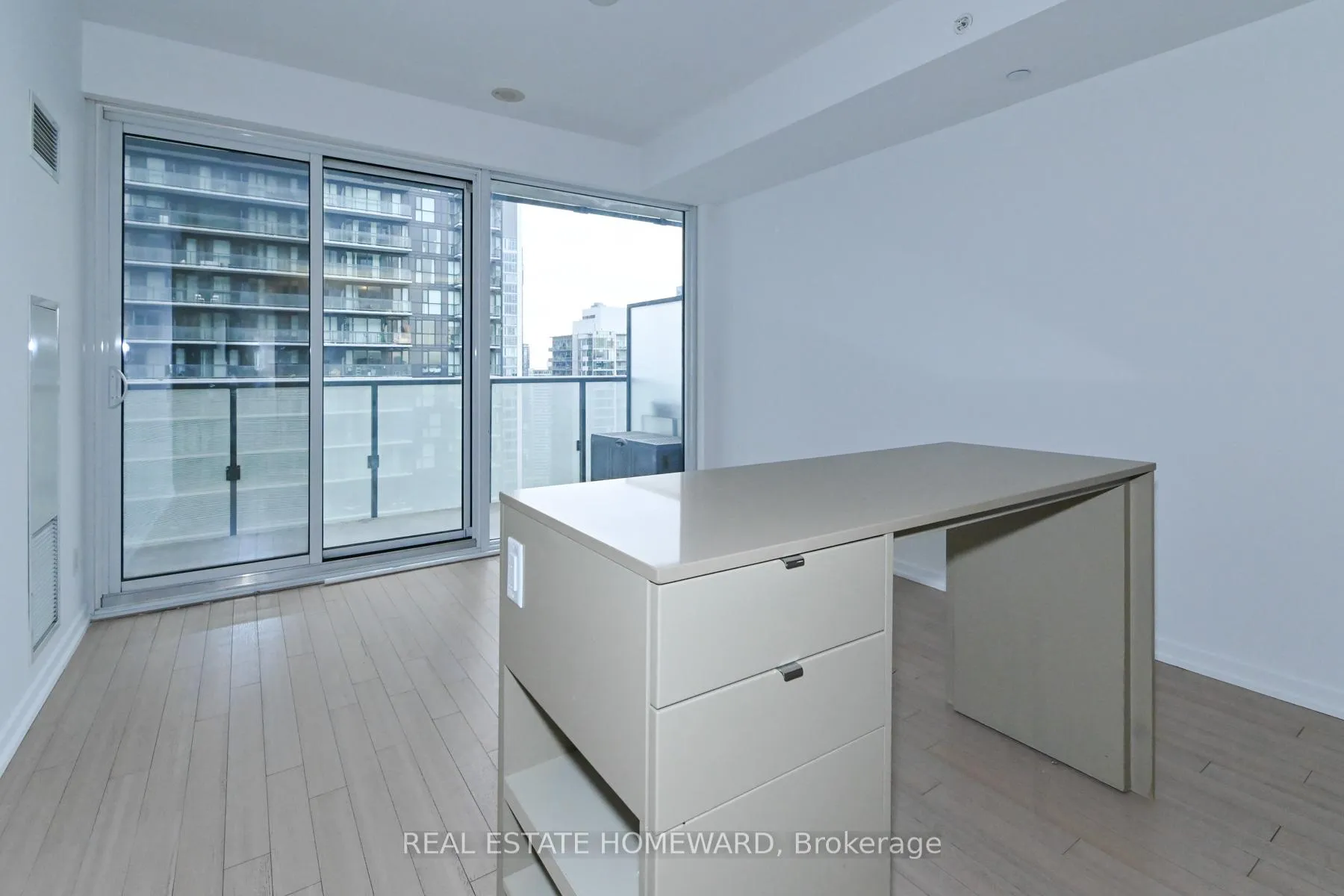 Photo 4 of Unit 3207, 101 Peter Street W, Toronto, Waterfront Communities — HOMEH