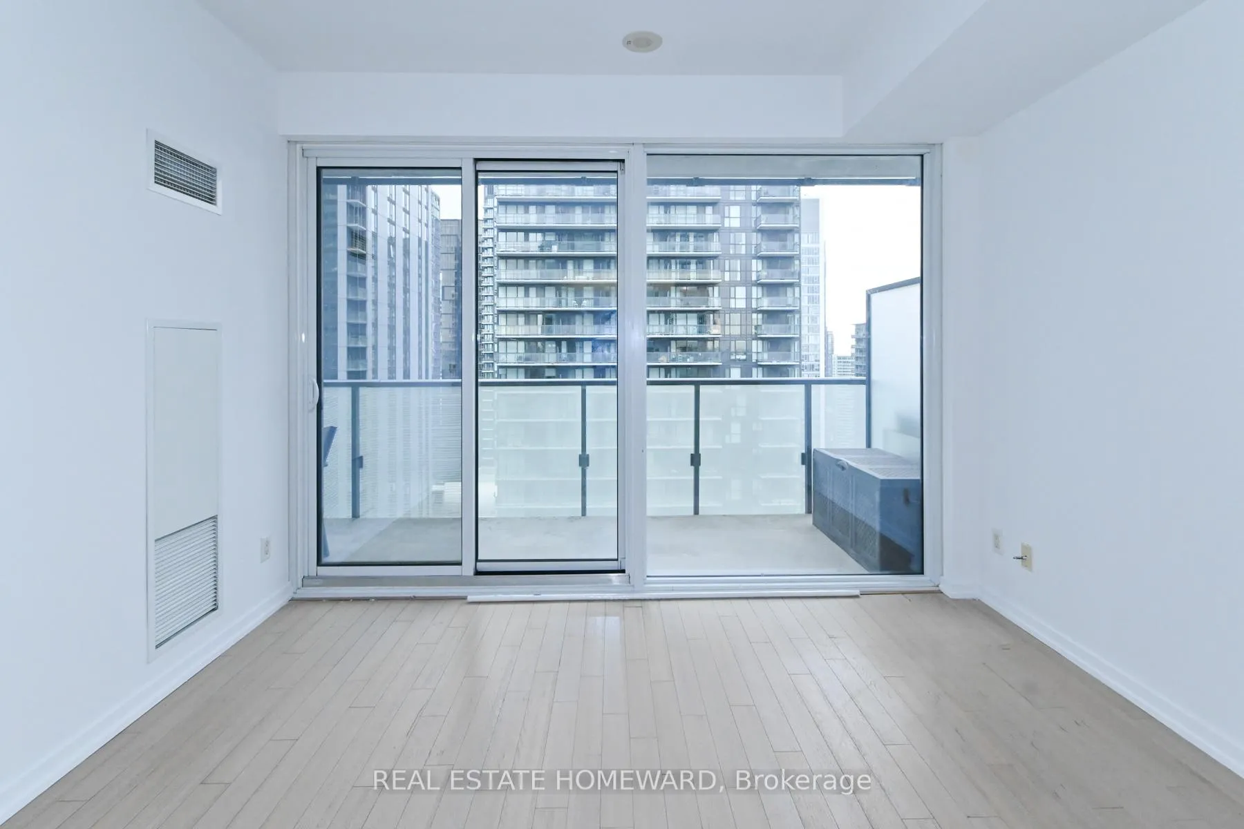Photo 5 of Unit 3207, 101 Peter Street W, Toronto, Waterfront Communities — HOMEH