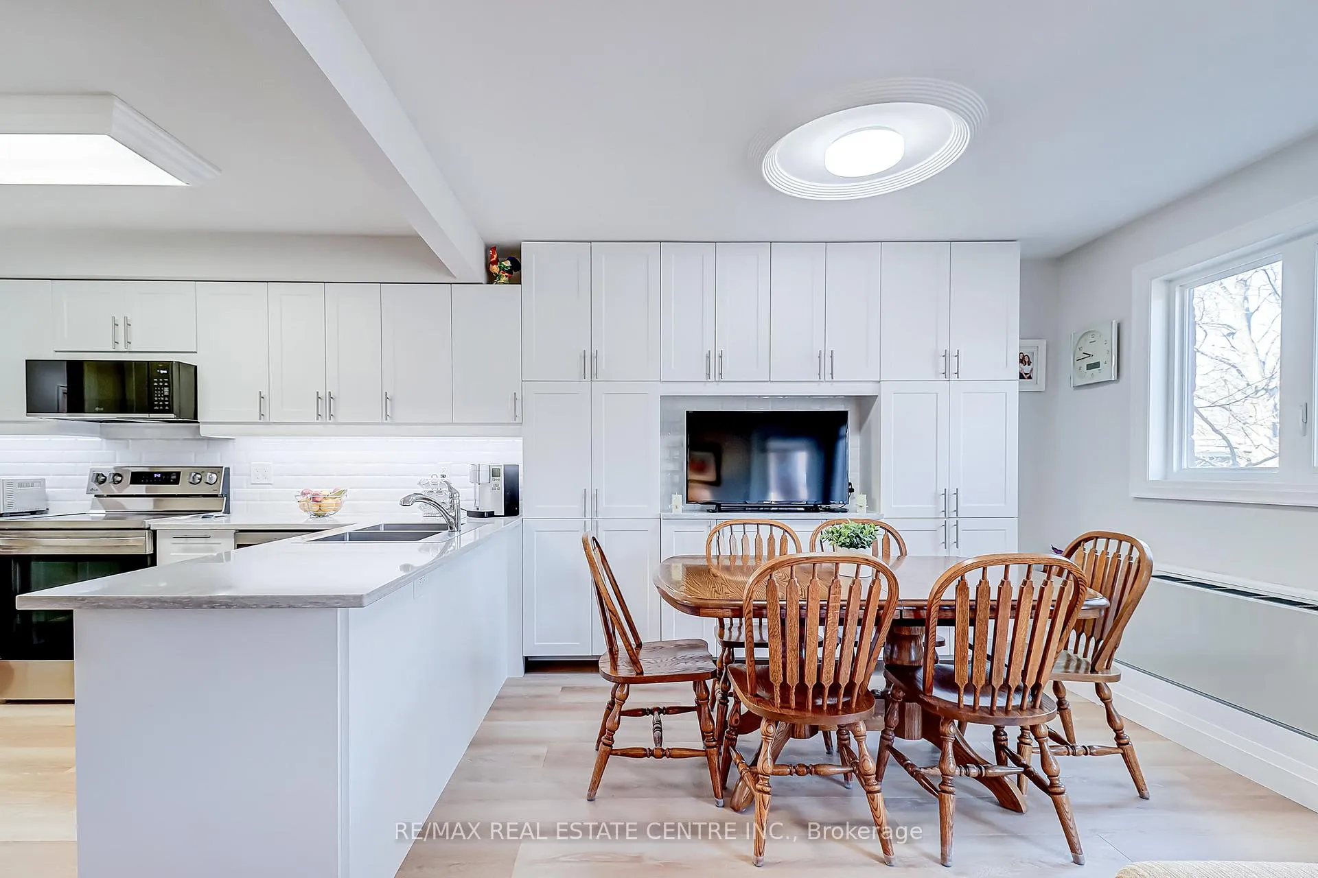 Photo 7 of Unit 57, 3050 Pinemeadow Drive, Burlington, Headon — HOMEH