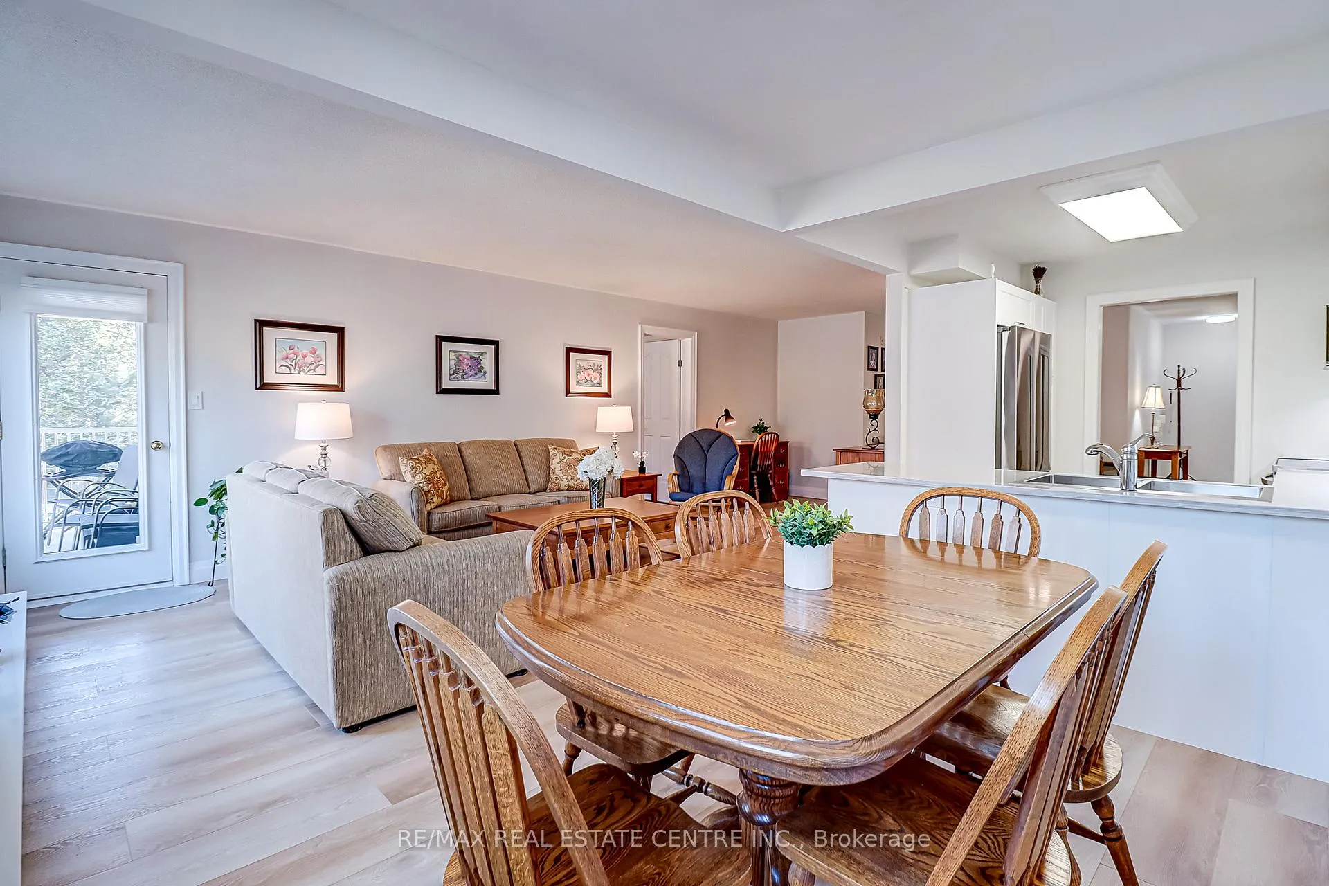 Photo 13 of Unit 57, 3050 Pinemeadow Drive, Burlington, Headon — HOMEH