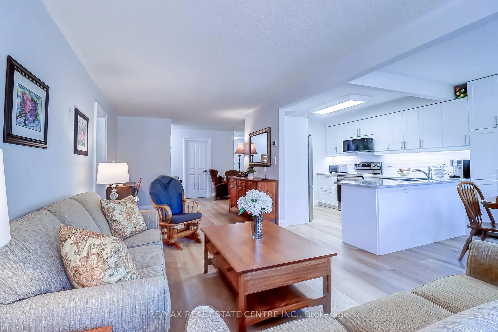 Photo 14 of Unit 57, 3050 Pinemeadow Drive, Burlington, Headon — HOMEH