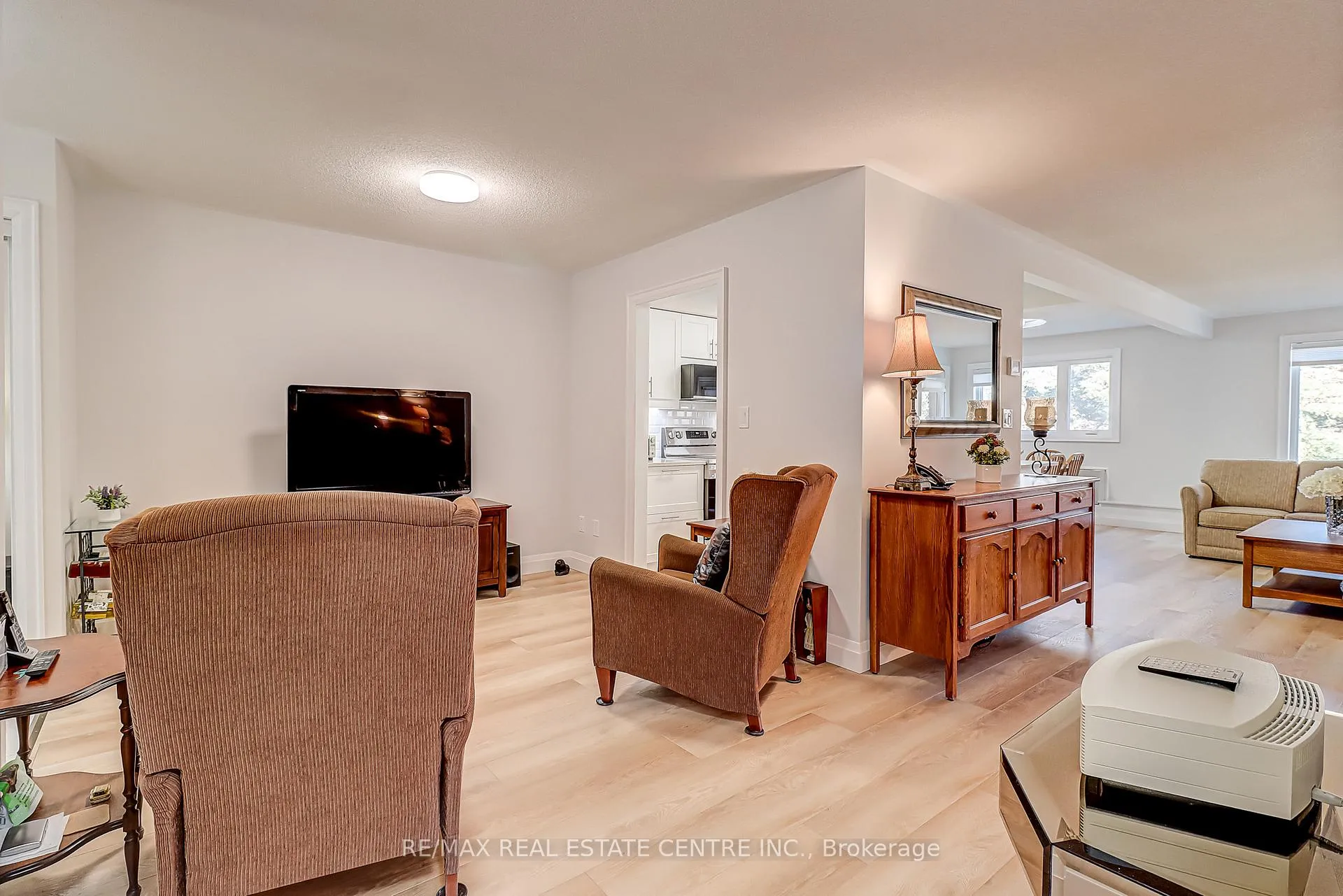 Photo 21 of Unit 57, 3050 Pinemeadow Drive, Burlington, Headon — HOMEH