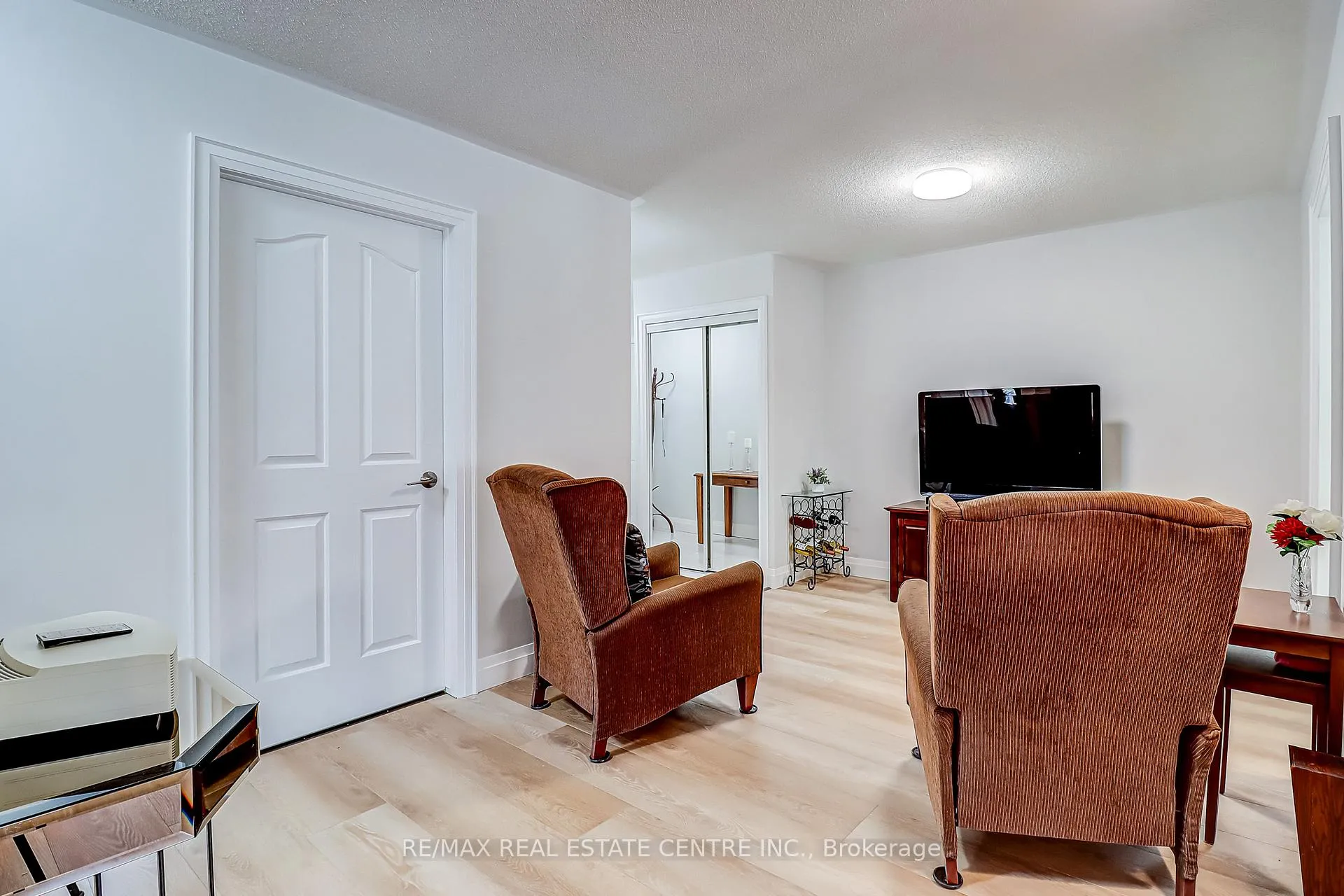 Photo 22 of Unit 57, 3050 Pinemeadow Drive, Burlington, Headon — HOMEH