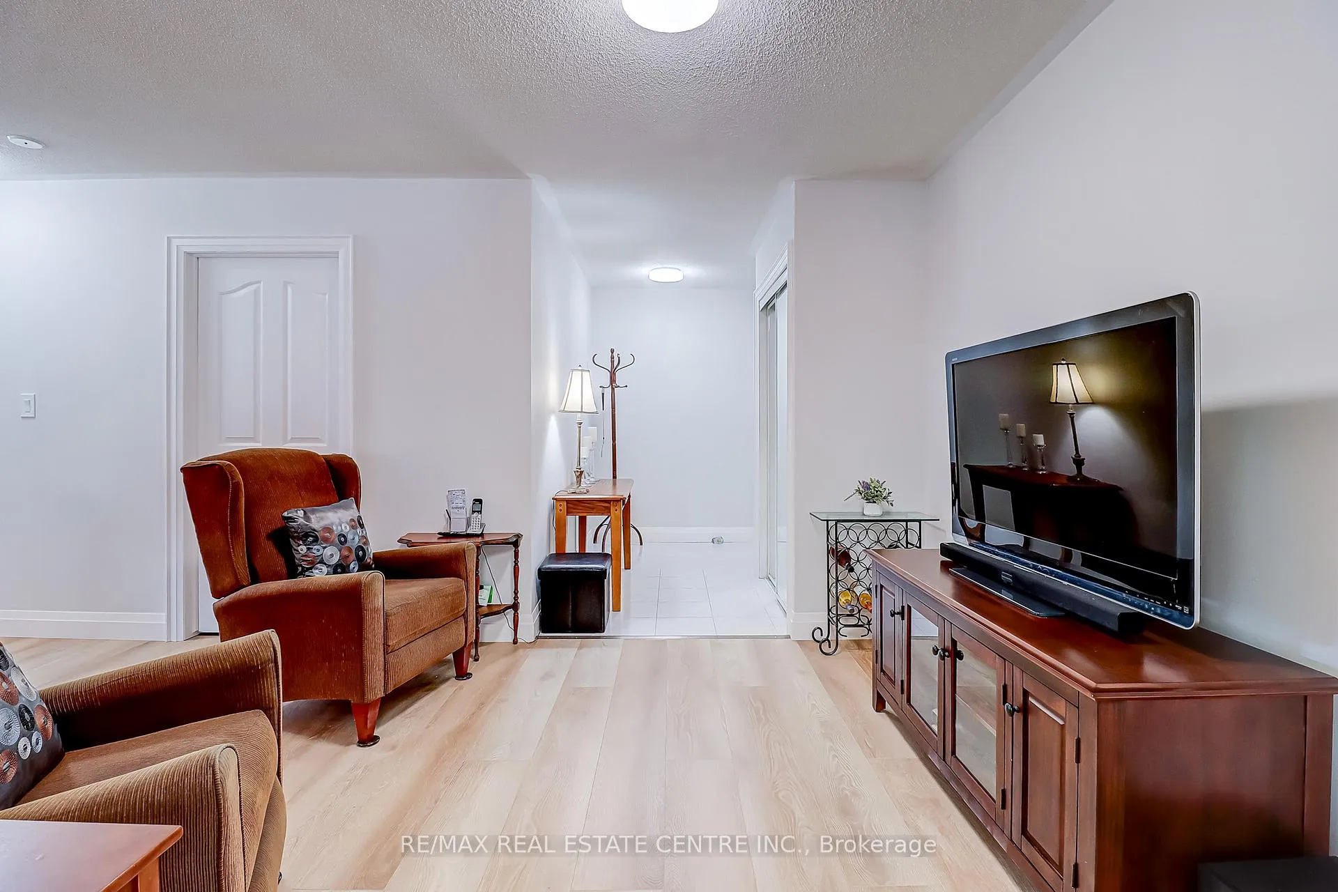 Photo 23 of Unit 57, 3050 Pinemeadow Drive, Burlington, Headon — HOMEH