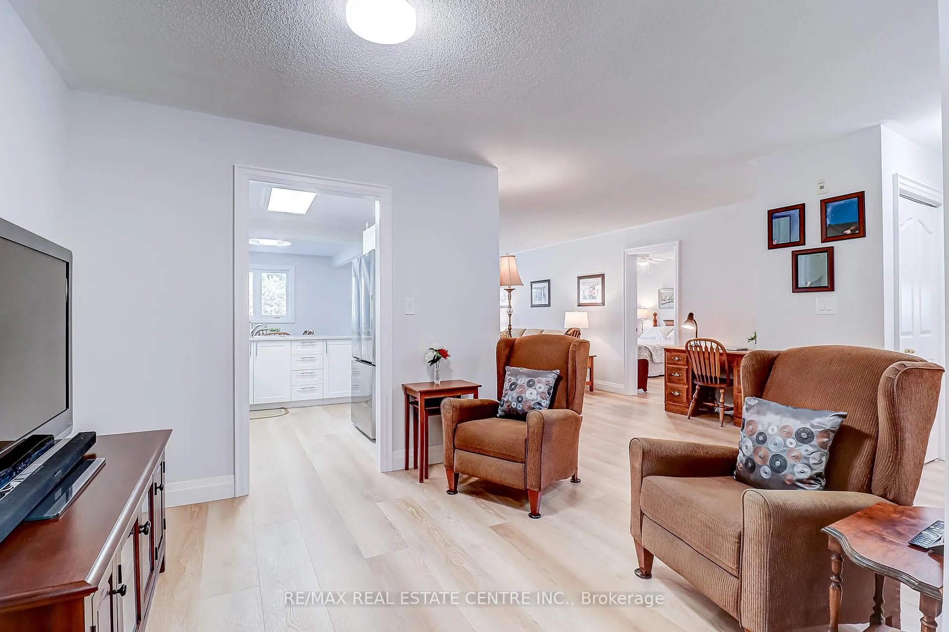 Photo 24 of Unit 57, 3050 Pinemeadow Drive, Burlington, Headon — HOMEH