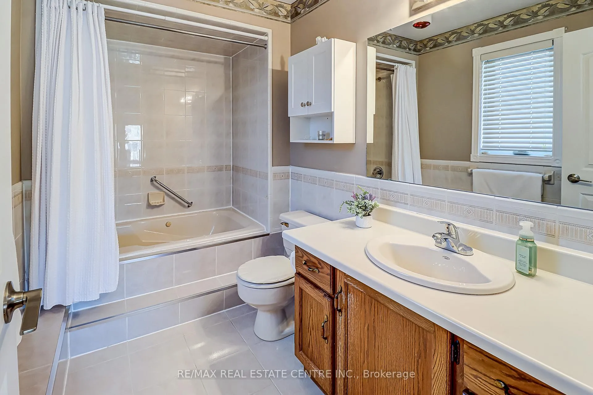 Photo 35 of Unit 57, 3050 Pinemeadow Drive, Burlington, Headon — HOMEH