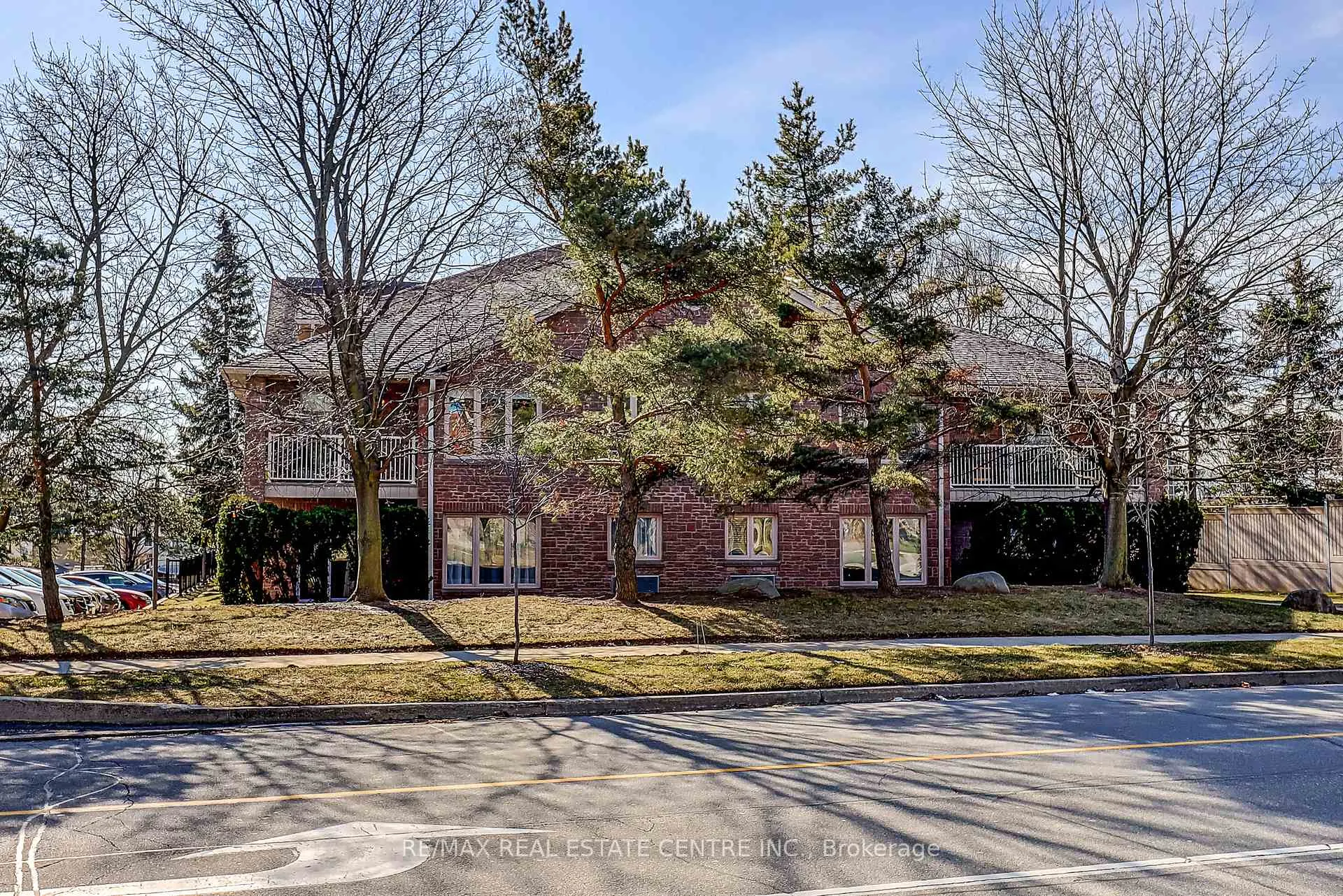 Photo 37 of Unit 57, 3050 Pinemeadow Drive, Burlington, Headon — HOMEH