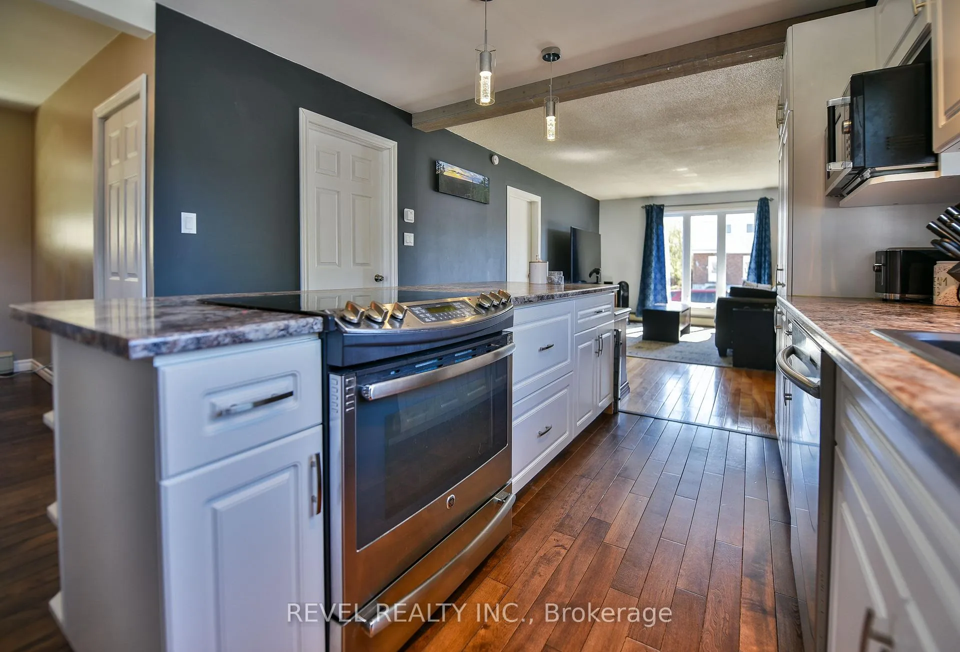 Photo 10 of 359 Tamarack Street, Timmins, TNE - Hill District — HOMEH