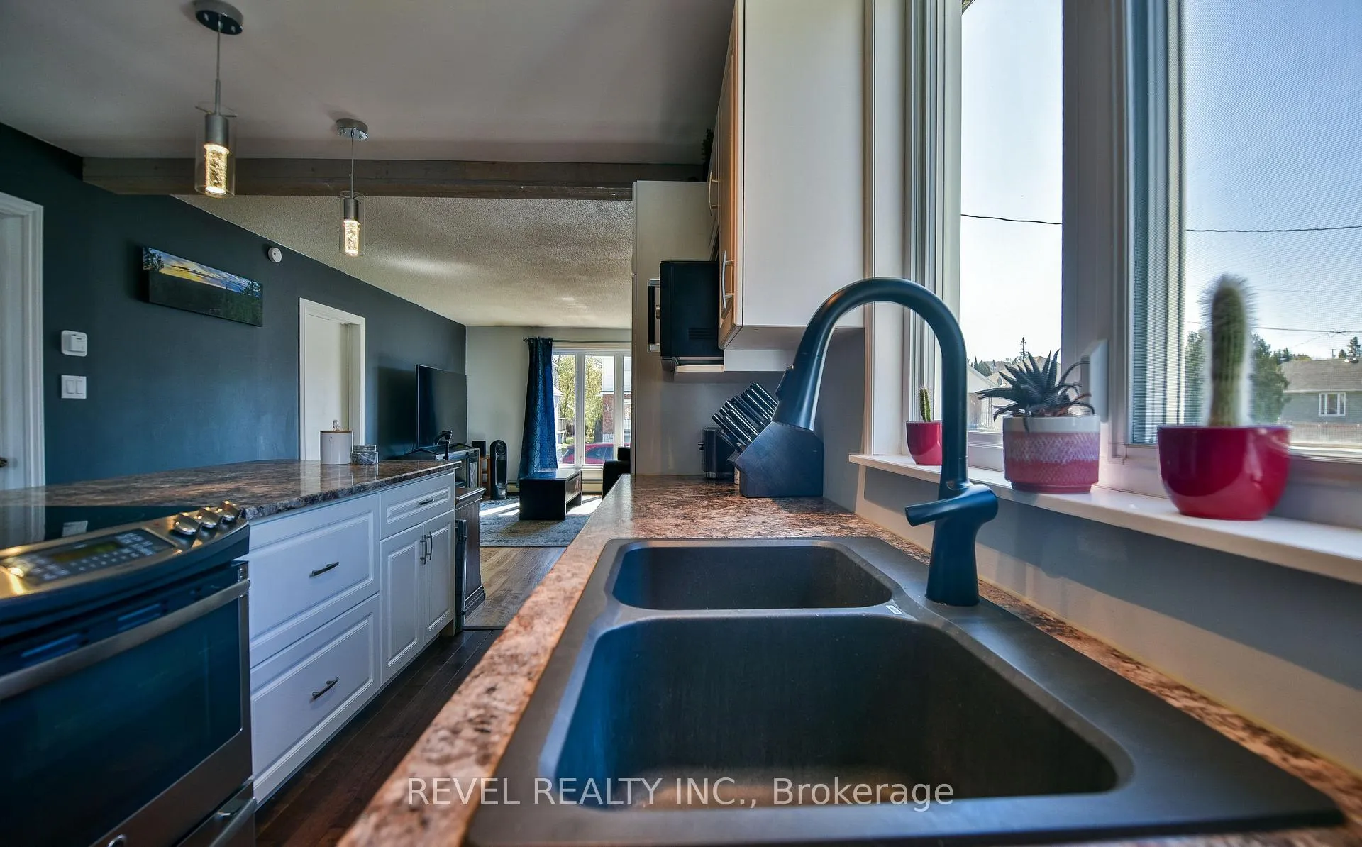 Photo 11 of 359 Tamarack Street, Timmins, TNE - Hill District — HOMEH