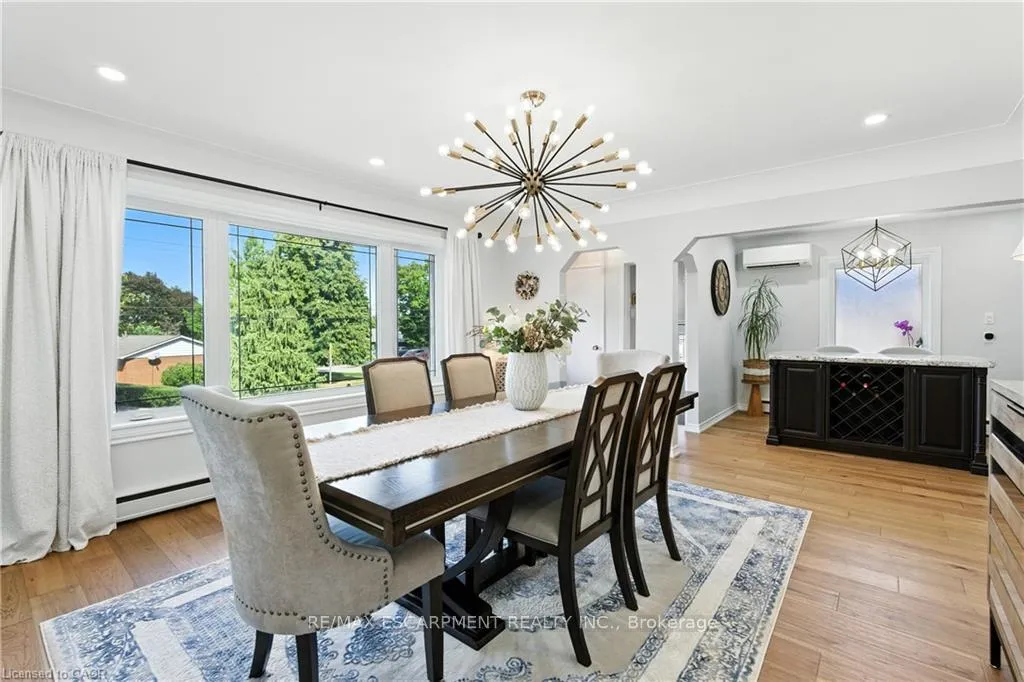 Photo 9 of 48 Brentwood Drive, Hamilton, Stoney Creek — HOMEH