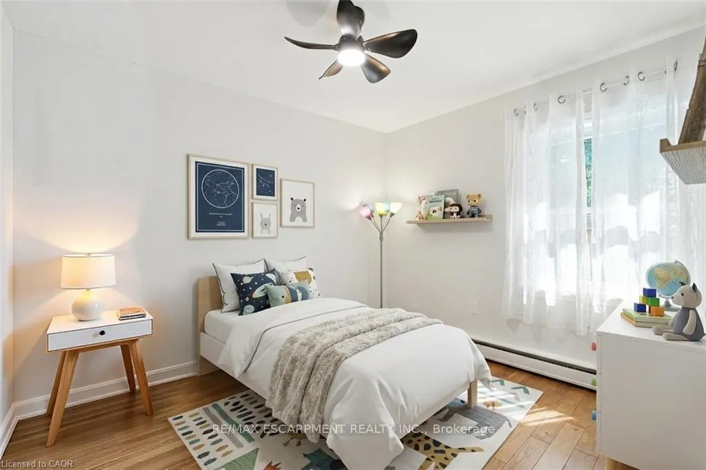 Photo 15 of 48 Brentwood Drive, Hamilton, Stoney Creek — HOMEH
