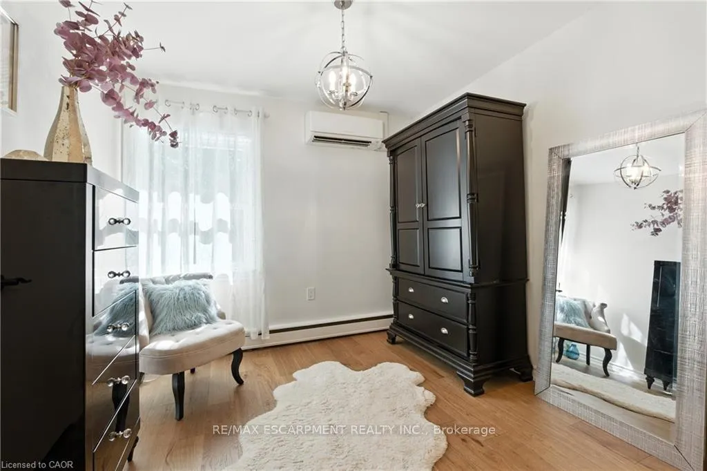 Photo 18 of 48 Brentwood Drive, Hamilton, Stoney Creek — HOMEH