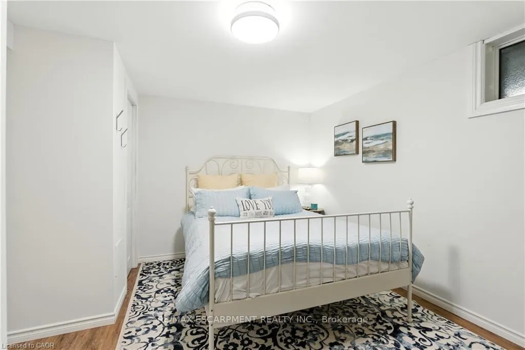 Photo 23 of 48 Brentwood Drive, Hamilton, Stoney Creek — HOMEH