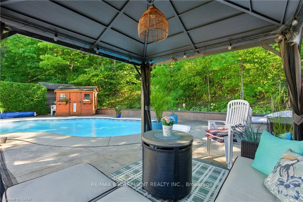 Photo 26 of 48 Brentwood Drive, Hamilton, Stoney Creek — HOMEH