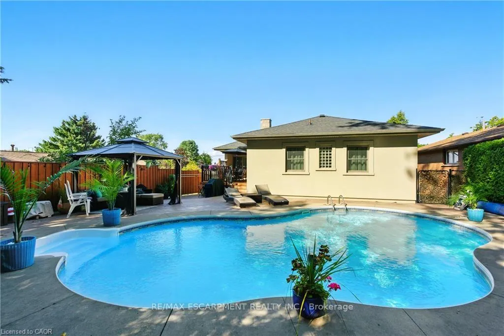 Photo 28 of 48 Brentwood Drive, Hamilton, Stoney Creek — HOMEH