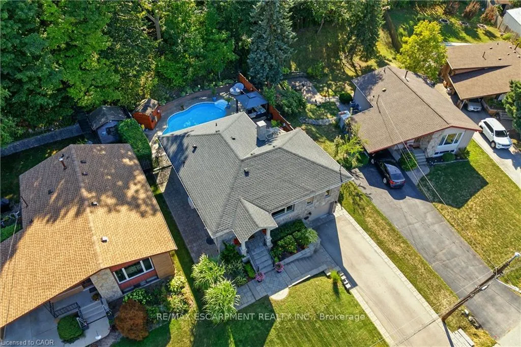 Photo 30 of 48 Brentwood Drive, Hamilton, Stoney Creek — HOMEH