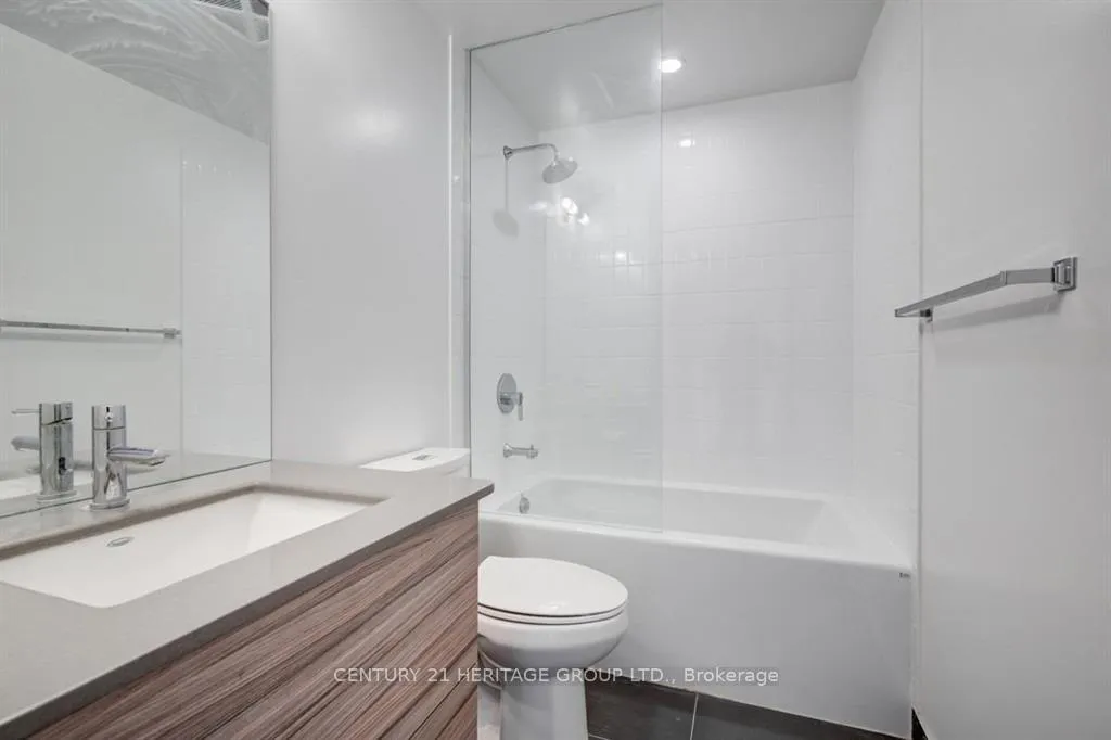 Photo 5 of Unit 1912, 210 Simcoe Street, Toronto, Kensington-Chinatown — HOMEH