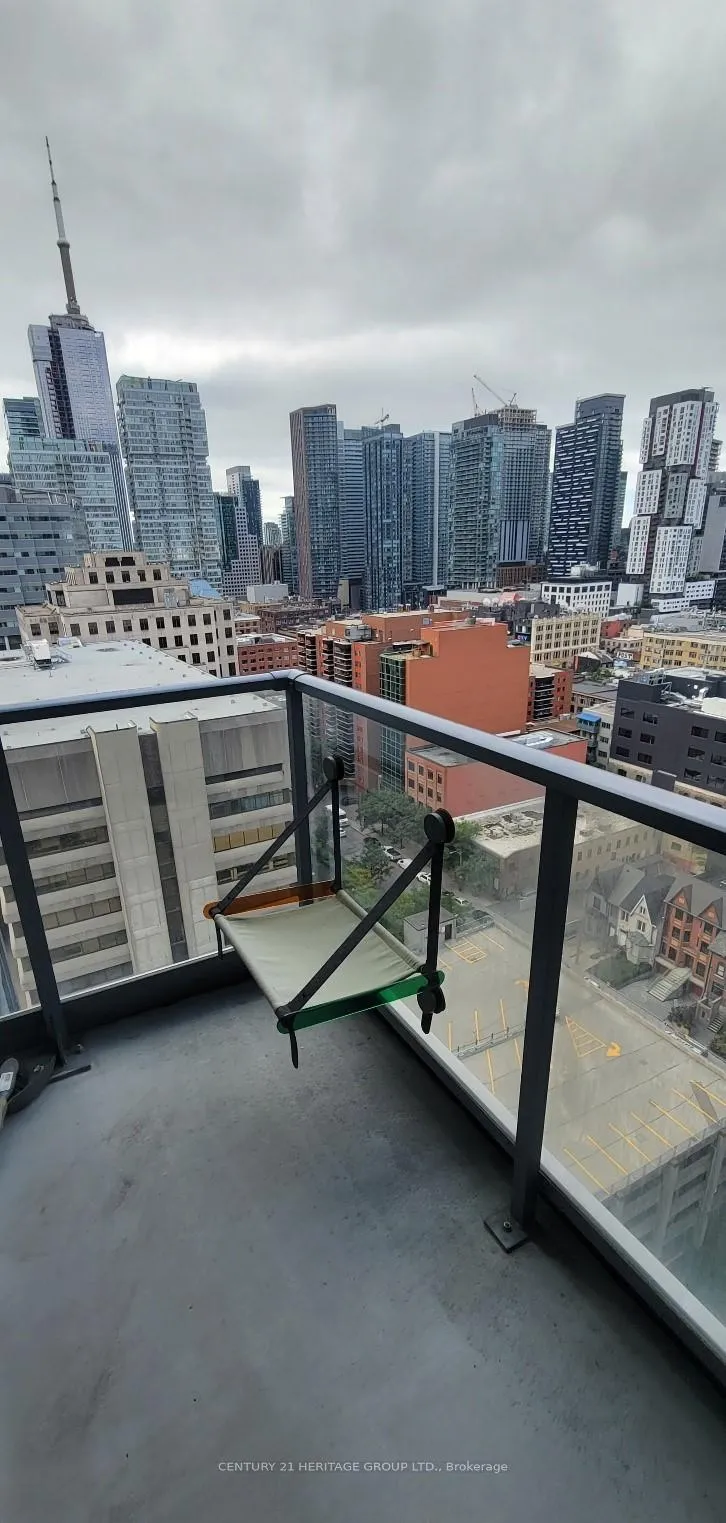 Photo 7 of Unit 1912, 210 Simcoe Street, Toronto, Kensington-Chinatown — HOMEH
